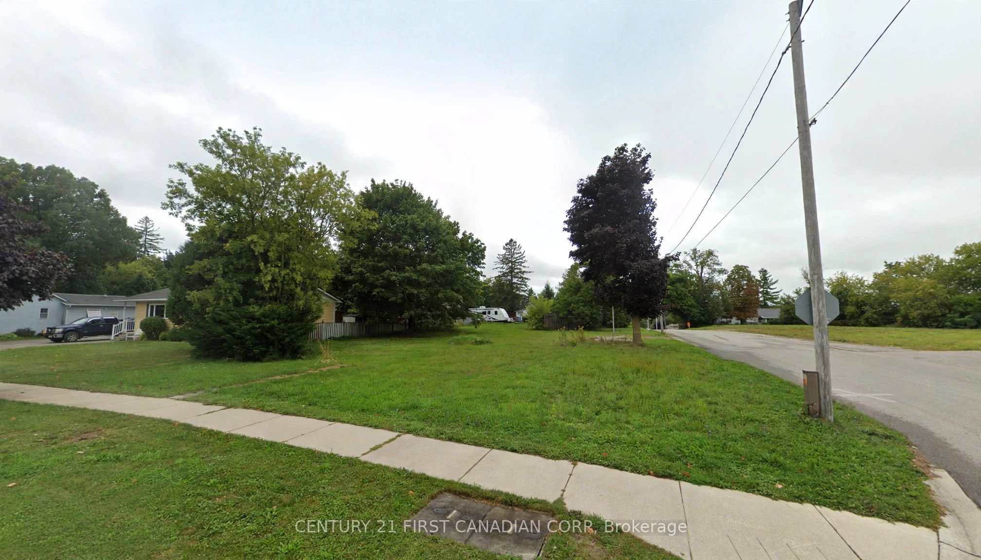 750 Havelock Street N Property Photo 5