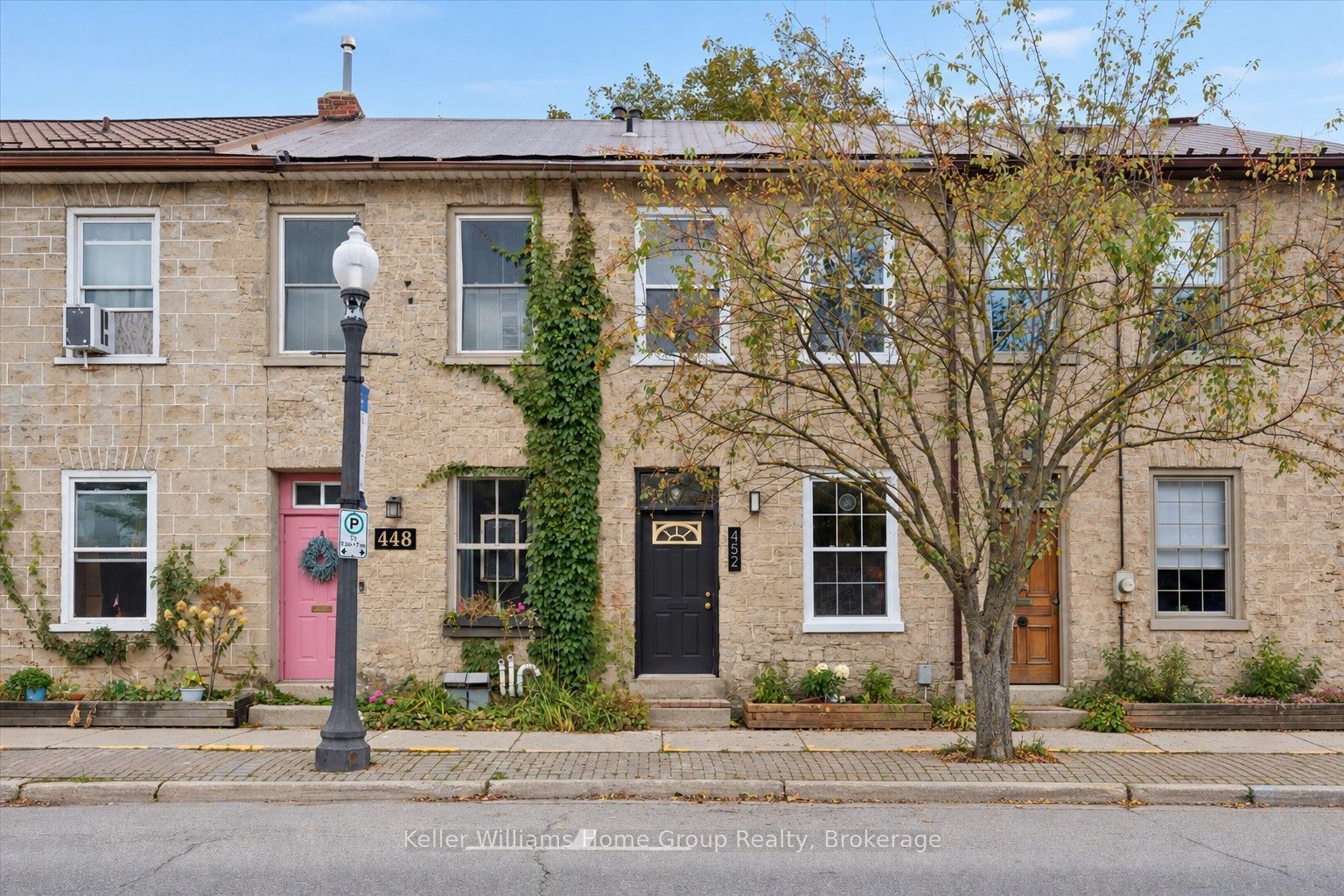 452 St Andrew Street W Property Photo 1