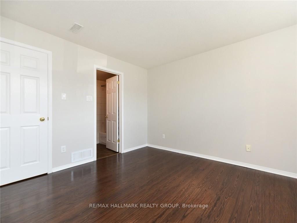 386 Crownridge Drive Property Photo 17