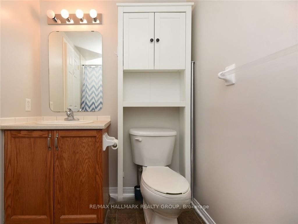 386 Crownridge Drive Property Photo 21