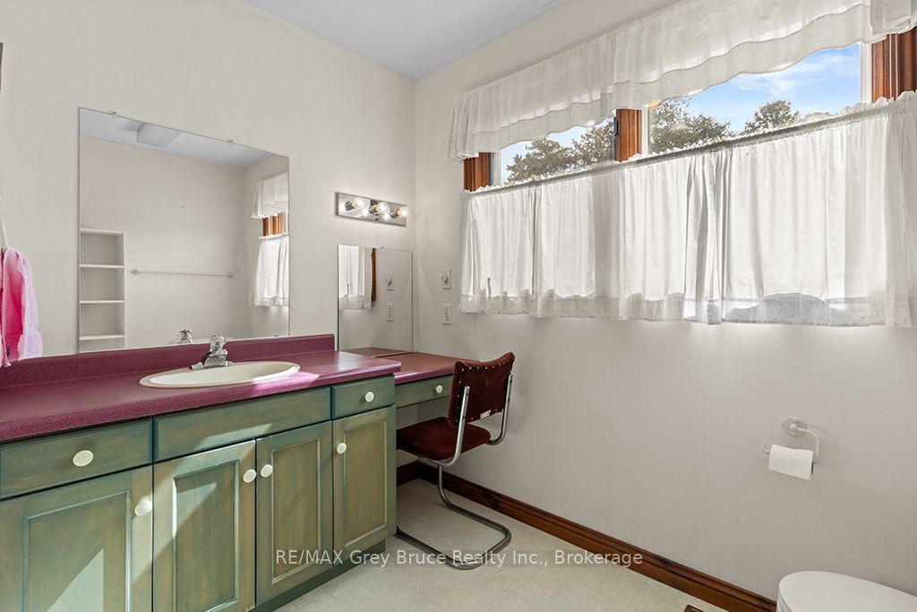 840 Mcnaughton Street Property Photo 34