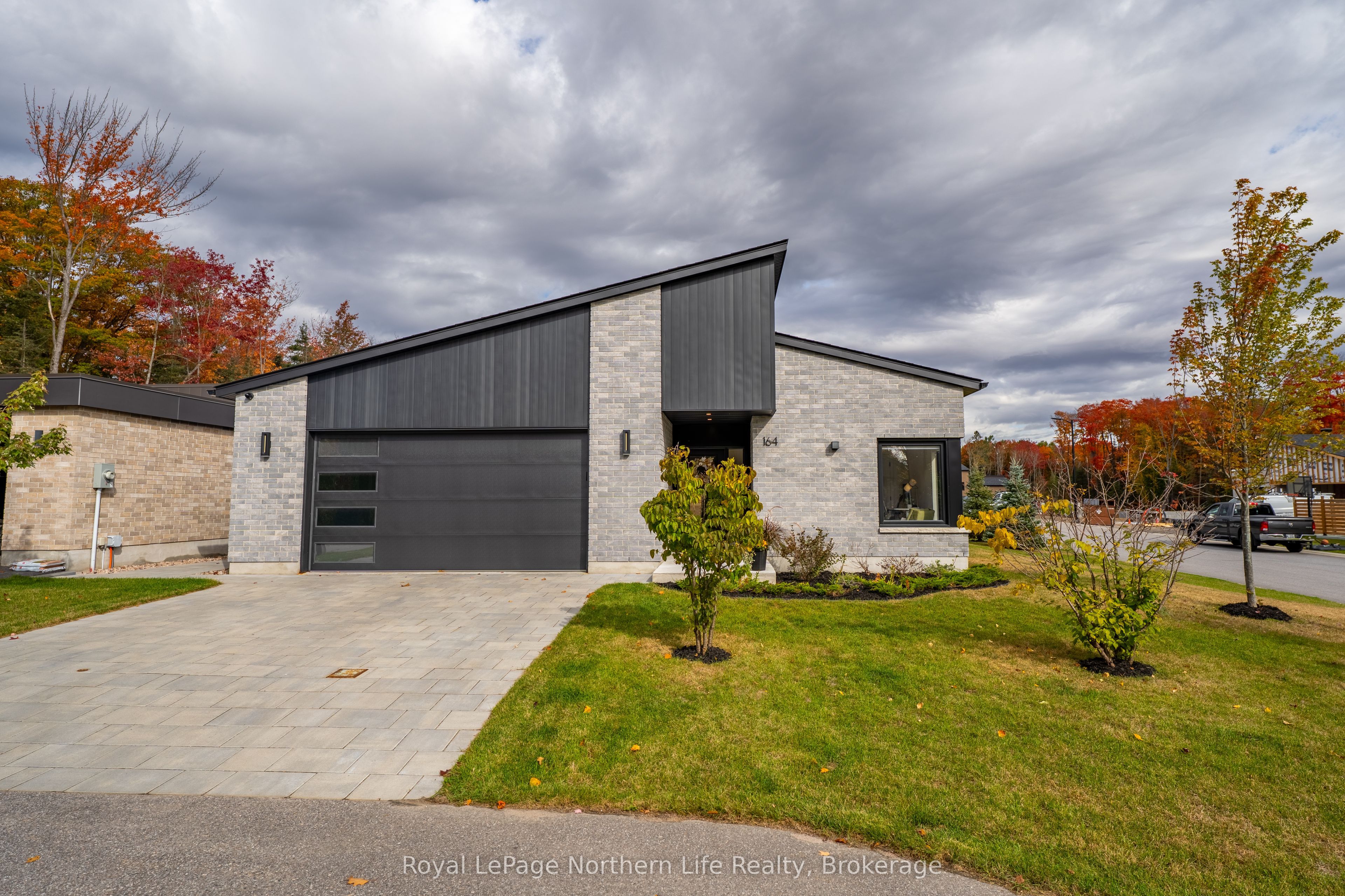 164 Sugarbush Street Property Photo 3