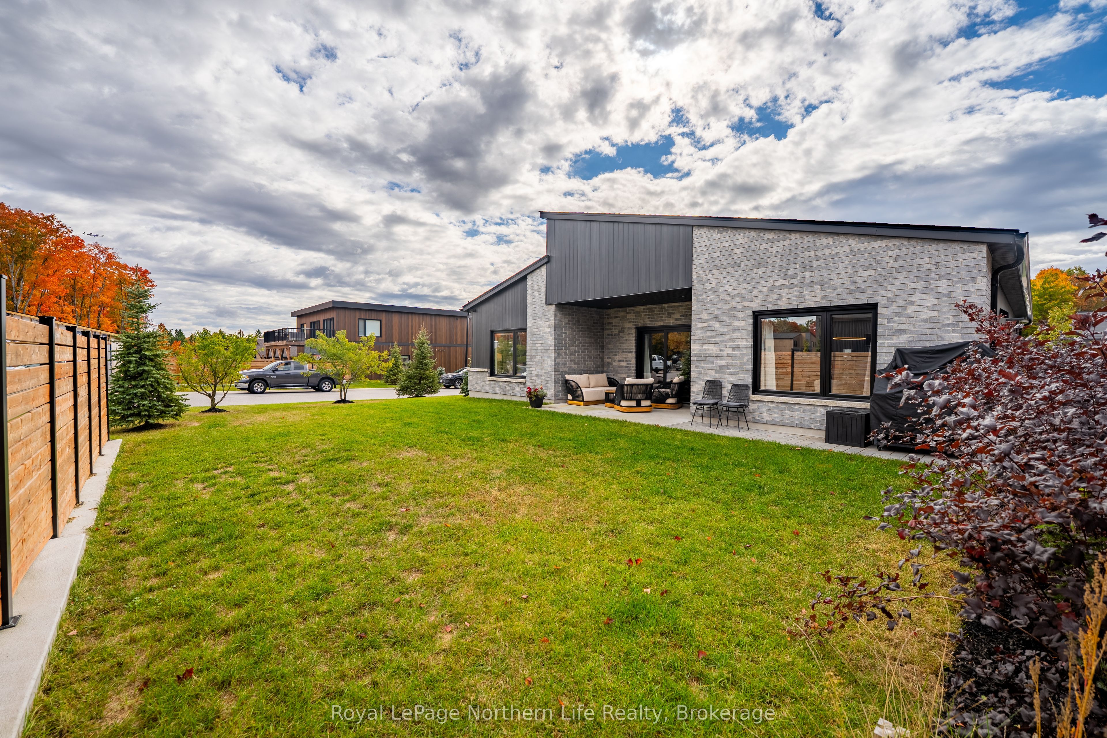 164 Sugarbush Street Property Photo 34