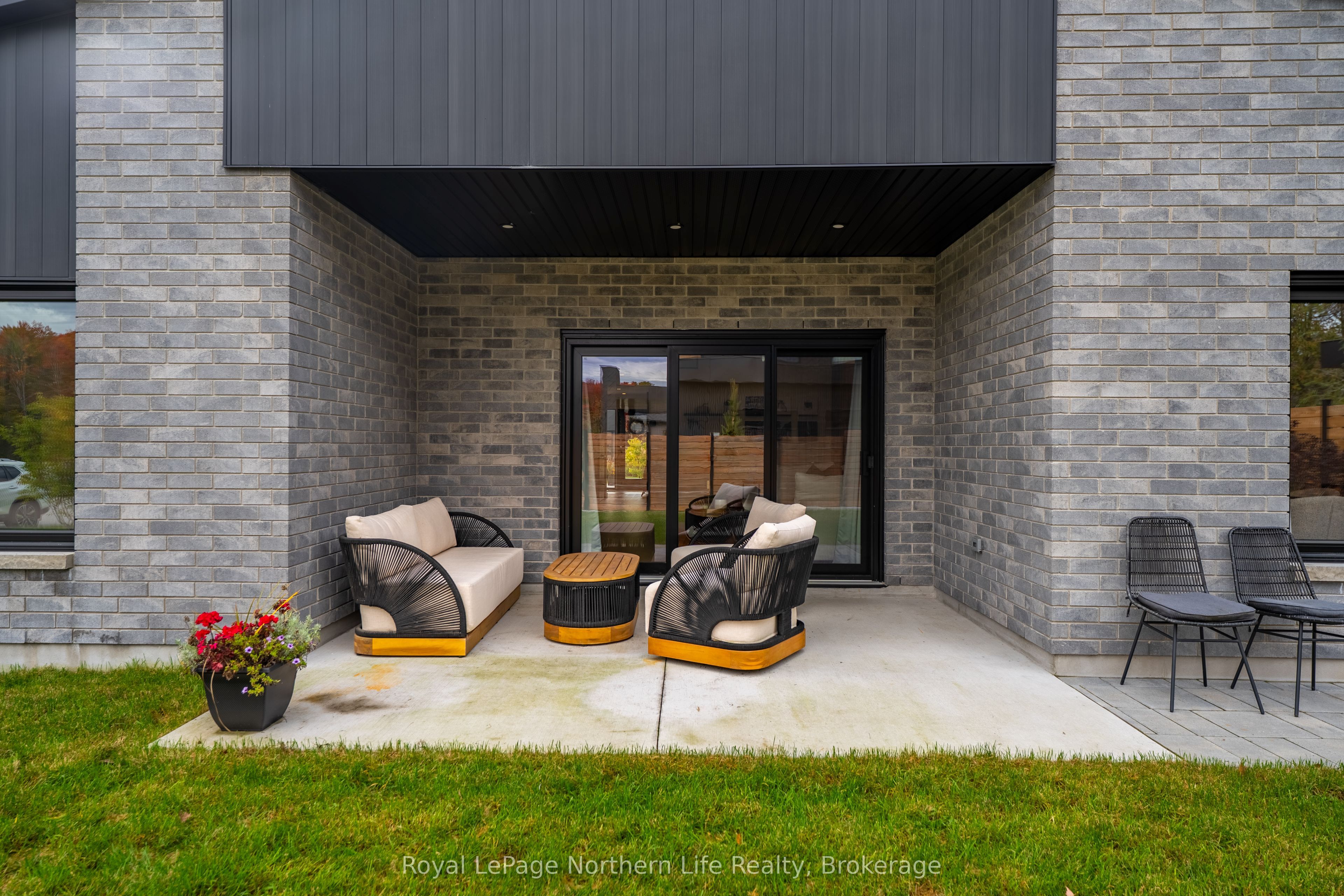 164 Sugarbush Street Property Photo 40