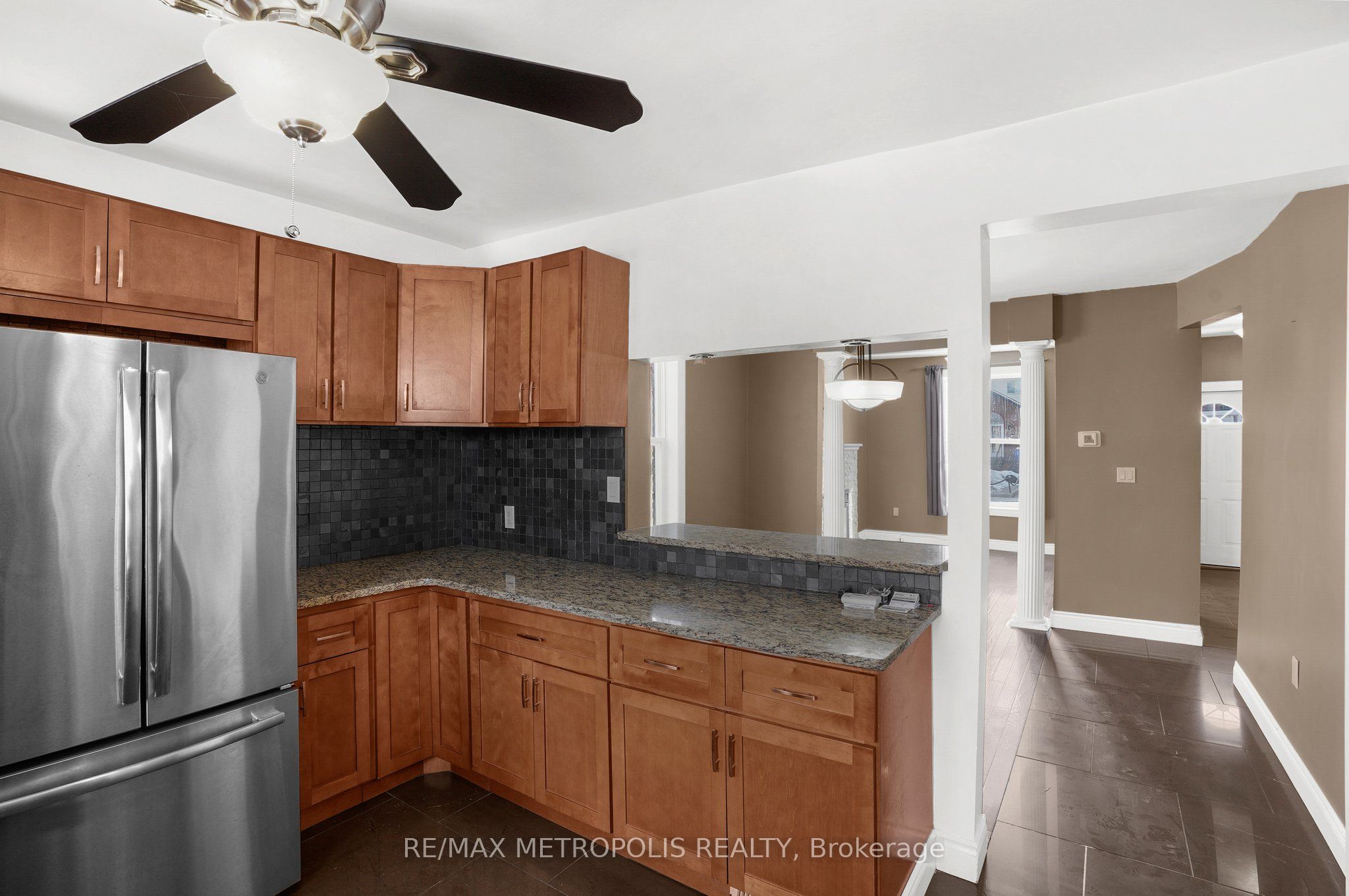 201 Bay Street N Property Photo 6