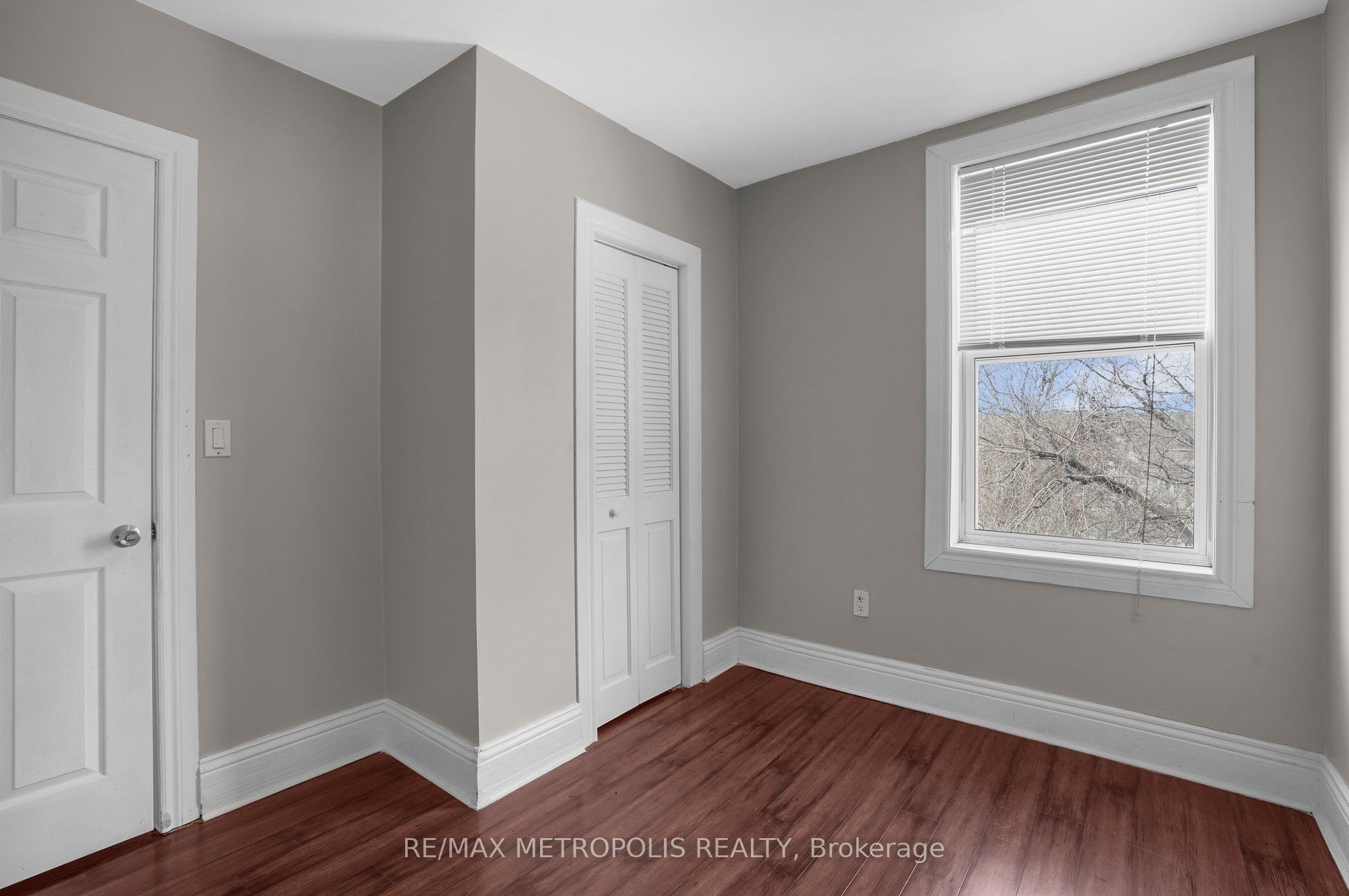 201 Bay Street N Property Photo 9