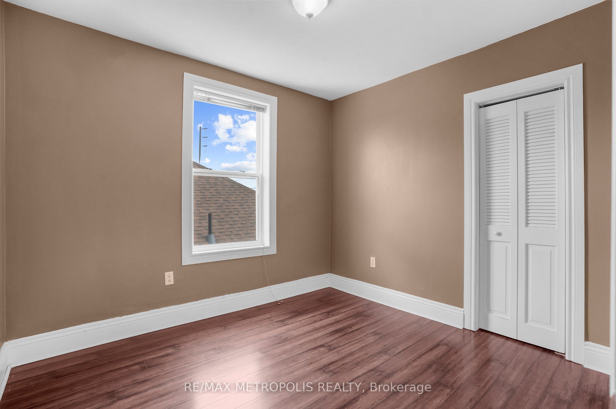 201 Bay Street N Property Photo 14