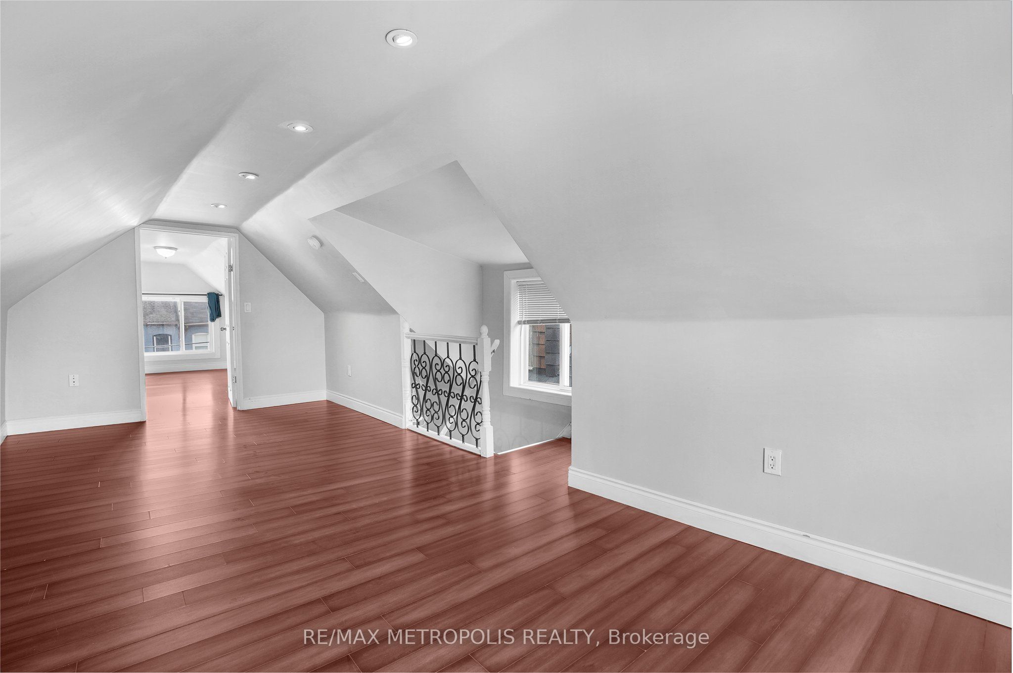 201 Bay Street N Property Photo 18