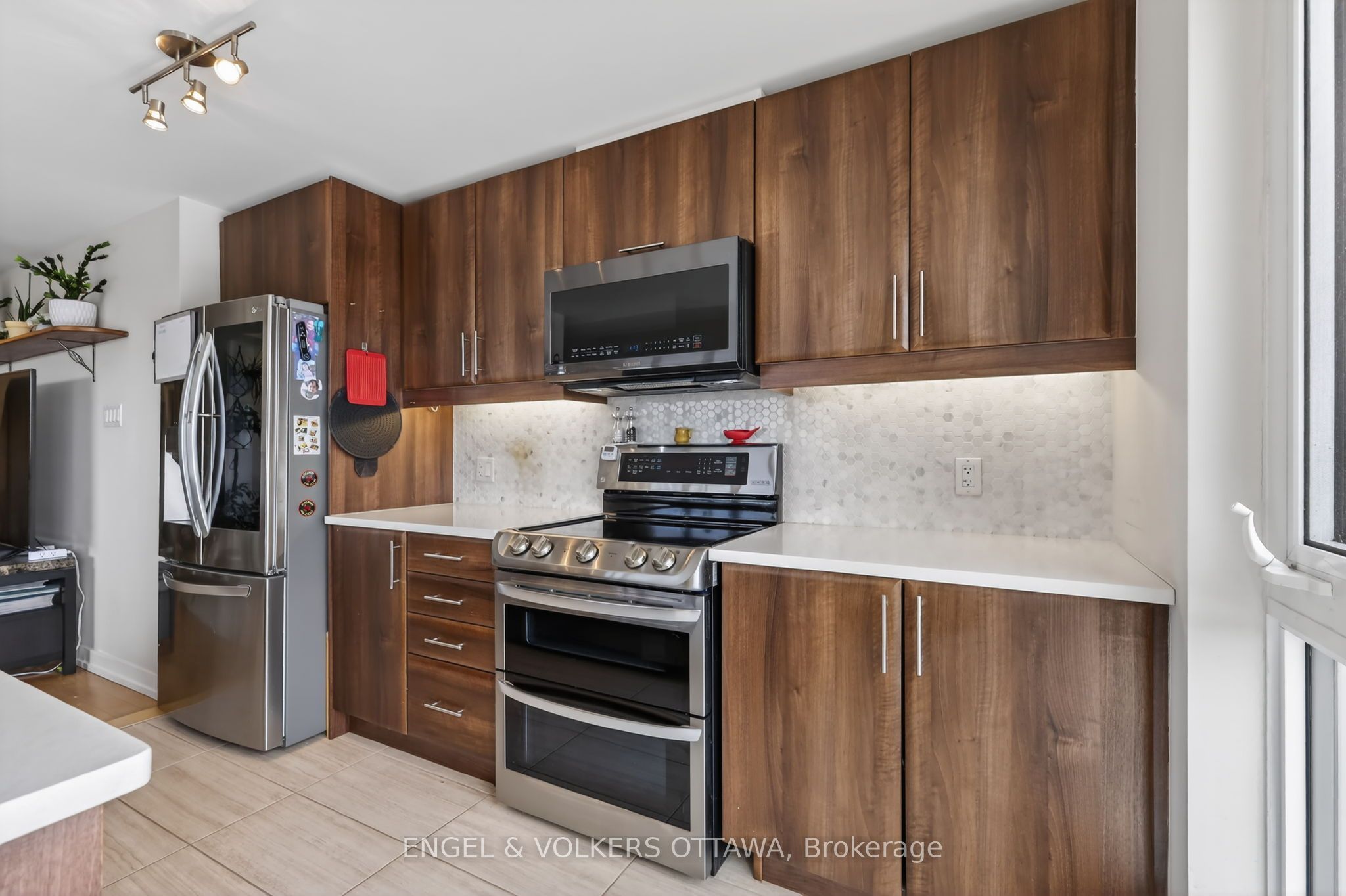 330 Titan Private 711 Property Photo 8