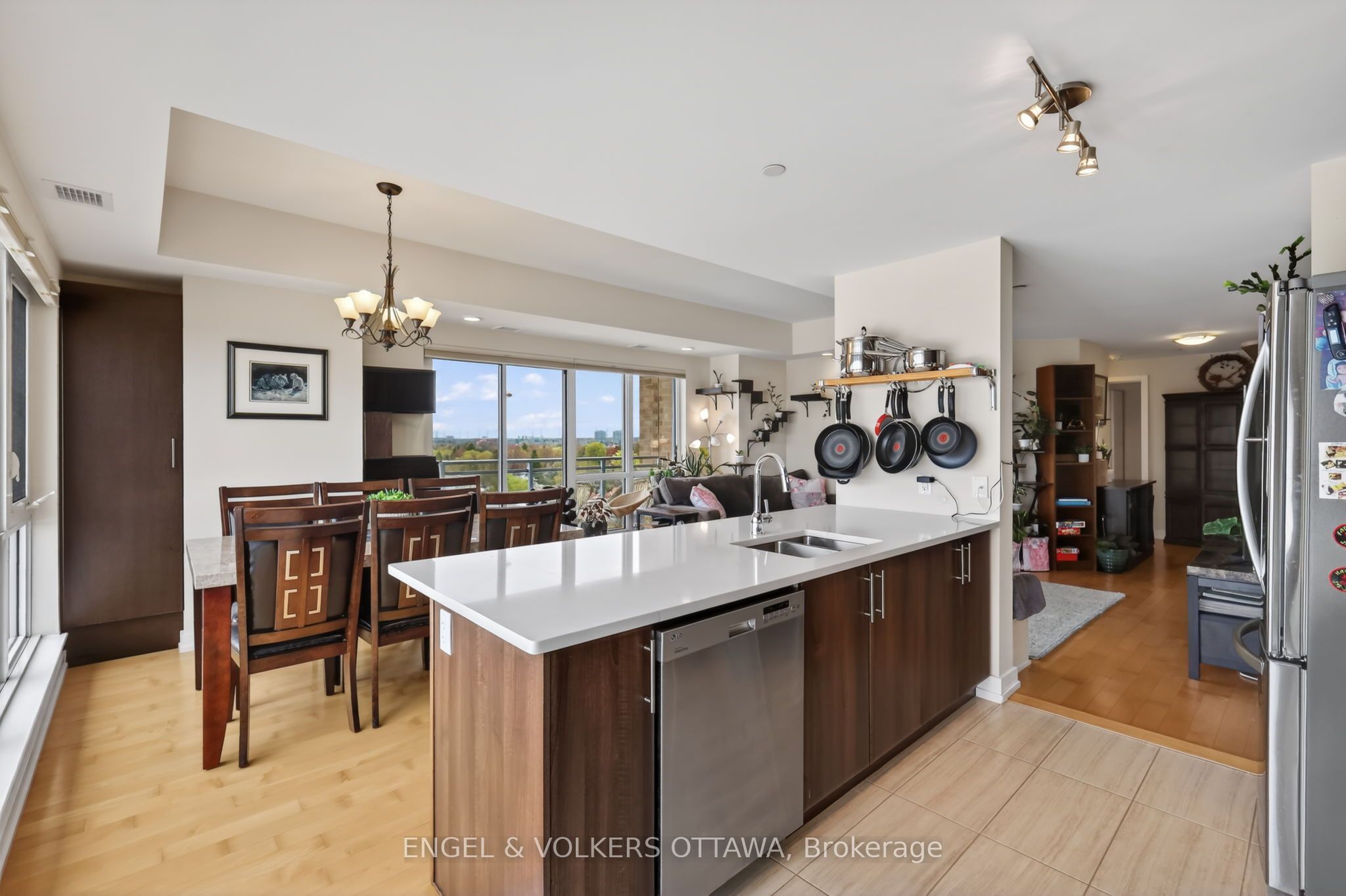 330 Titan Private 711 Property Photo 11