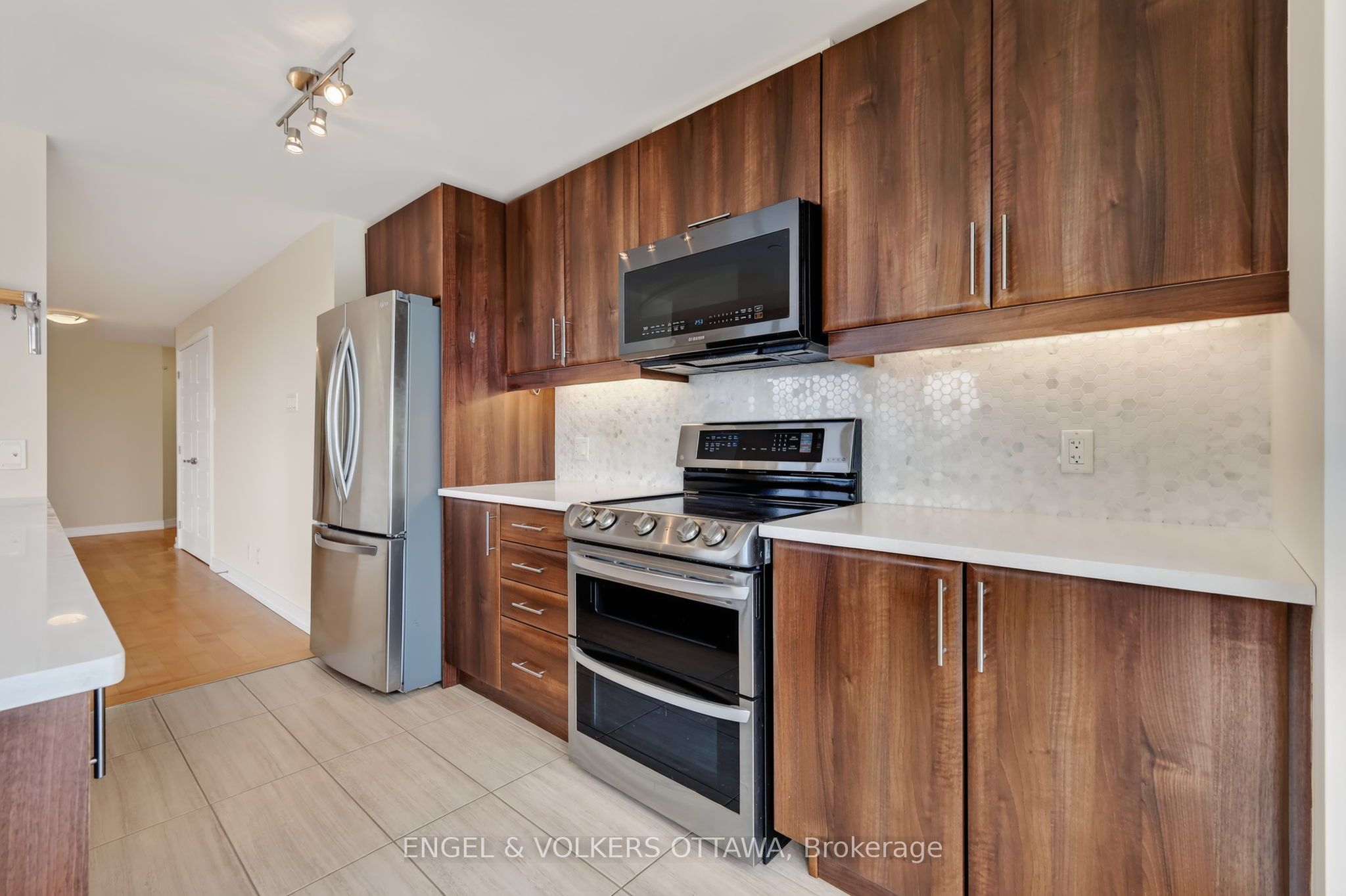 330 Titan Private 711 Property Photo 18