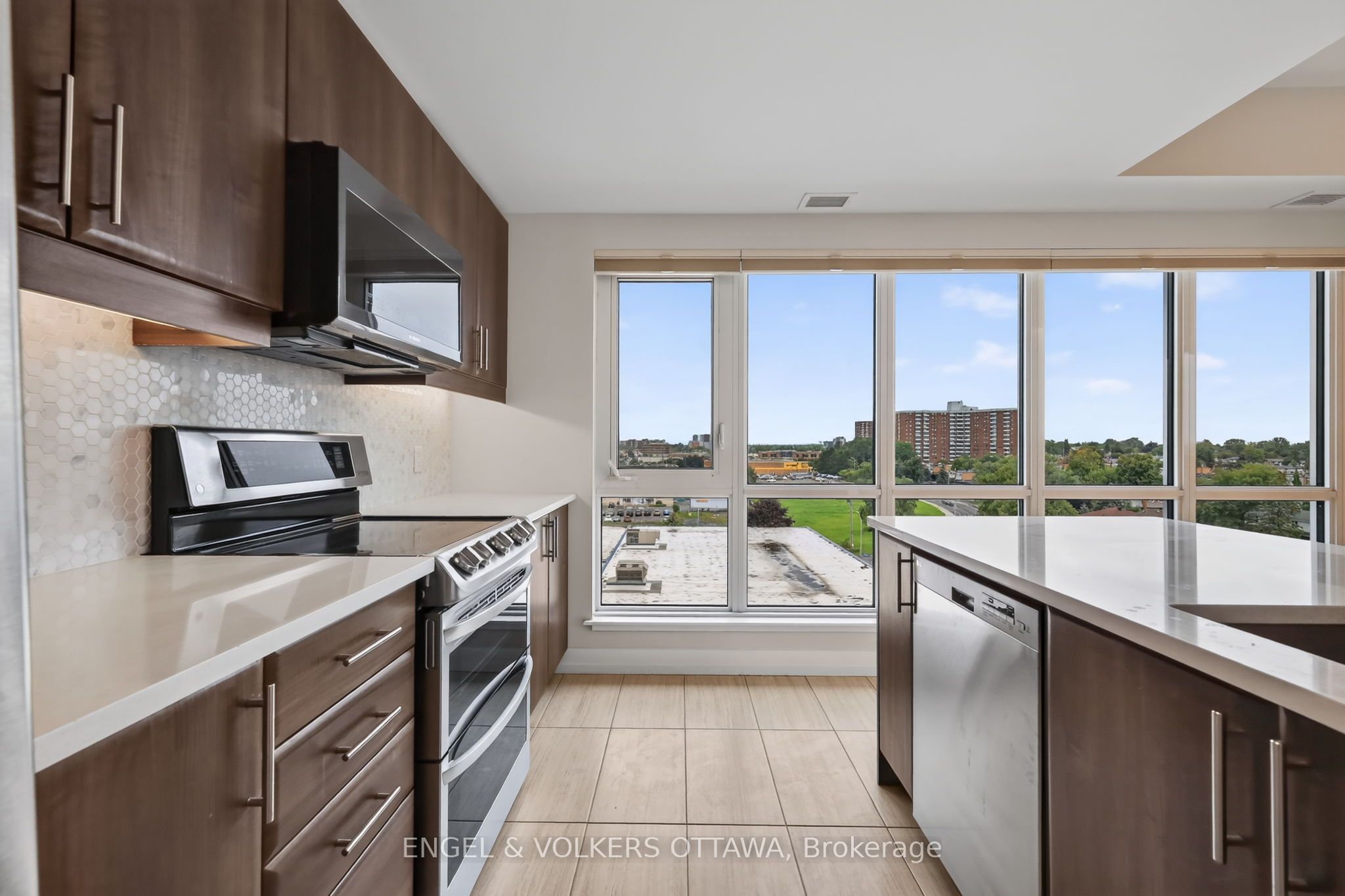 330 Titan Private 711 Property Photo 19