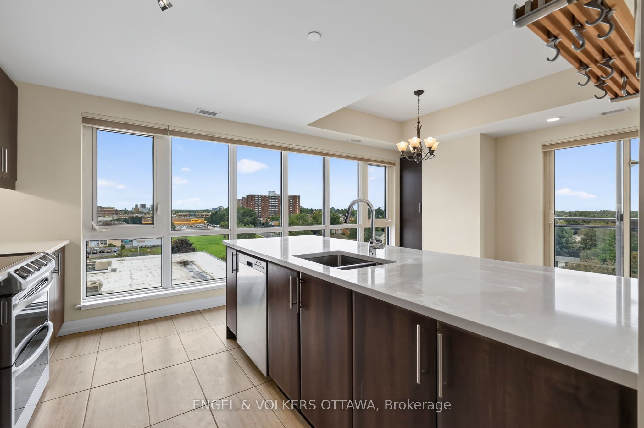 330 Titan Private 711 Property Photo 21