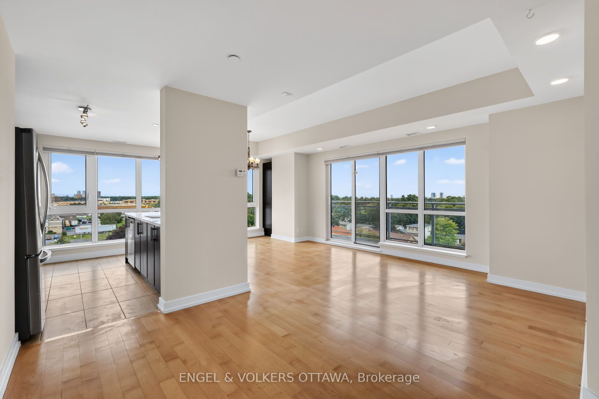 330 Titan Private 711 Property Photo 28