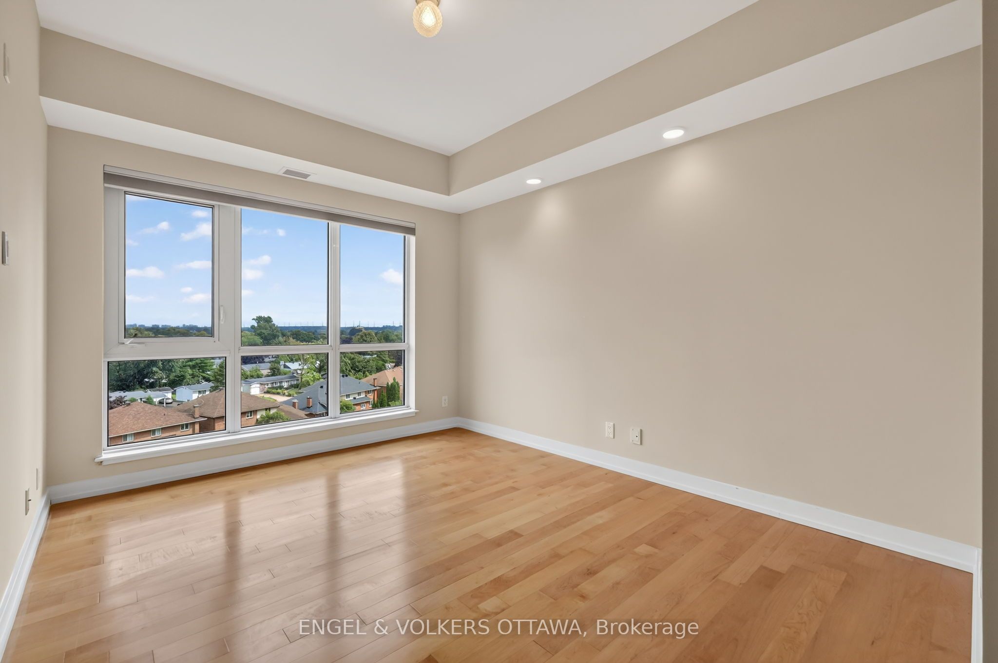 330 Titan Private 711 Property Photo 36