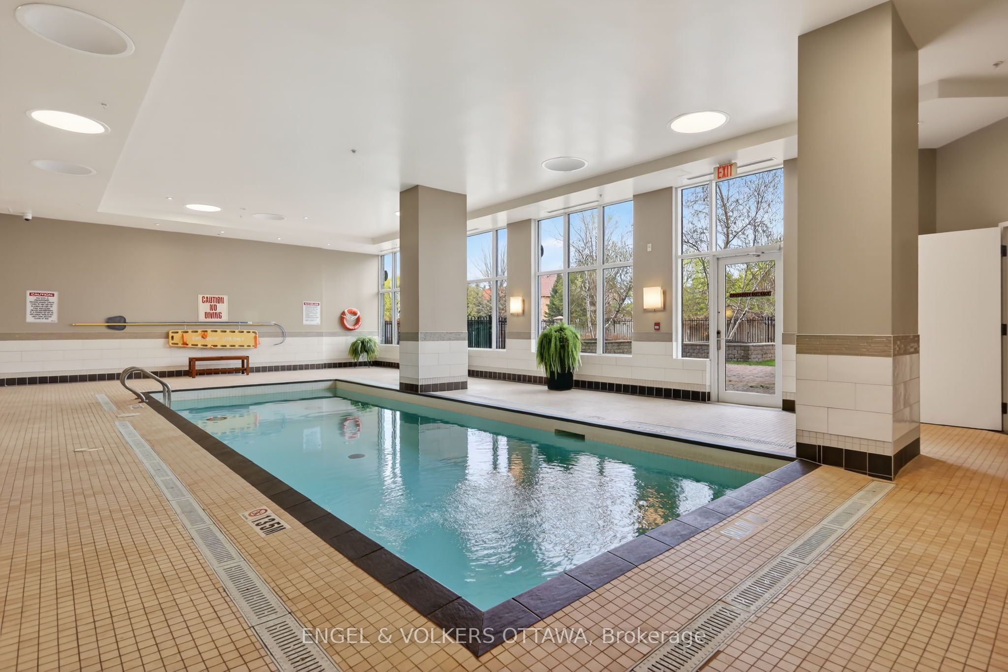 330 Titan Private 711 Property Photo 44