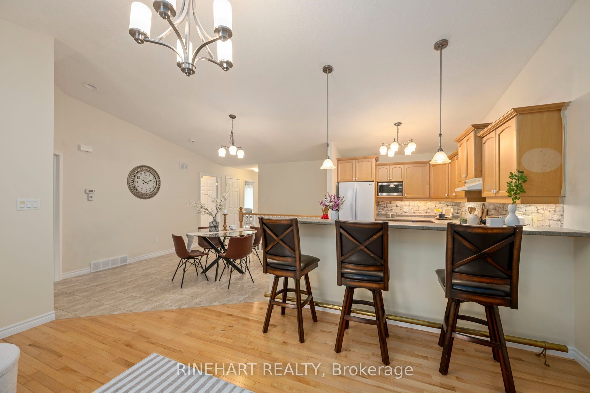 121 Meadowcreek Drive 17 Property Photo 15