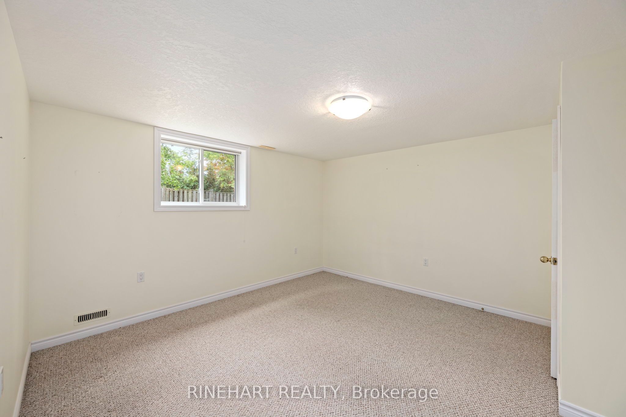 121 Meadowcreek Drive 17 Property Photo 23