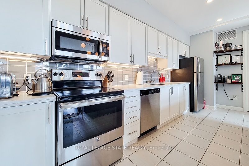 112 King Street 912 Property Photo 15