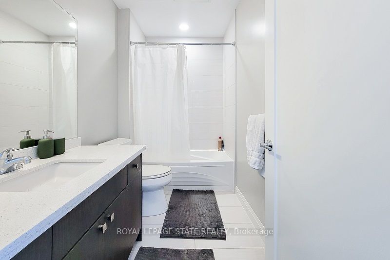 112 King Street 912 Property Photo 21