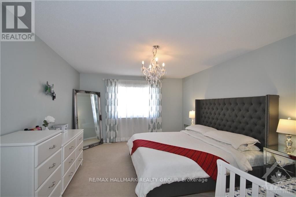 553 Ashbourne Crescent Property Photo 10