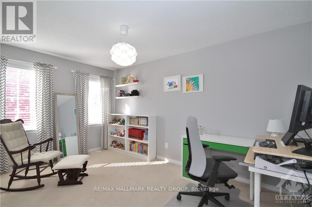 553 Ashbourne Crescent Property Photo 13