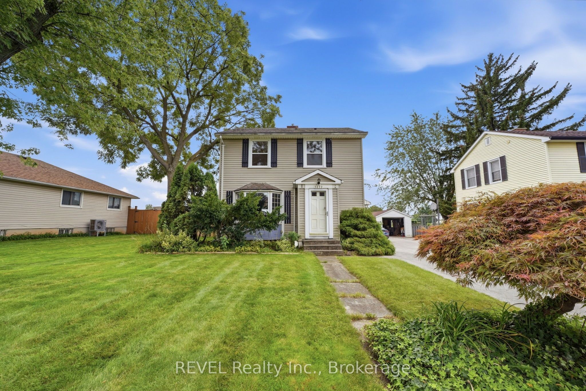 5892 Murray Street Property Photo 2