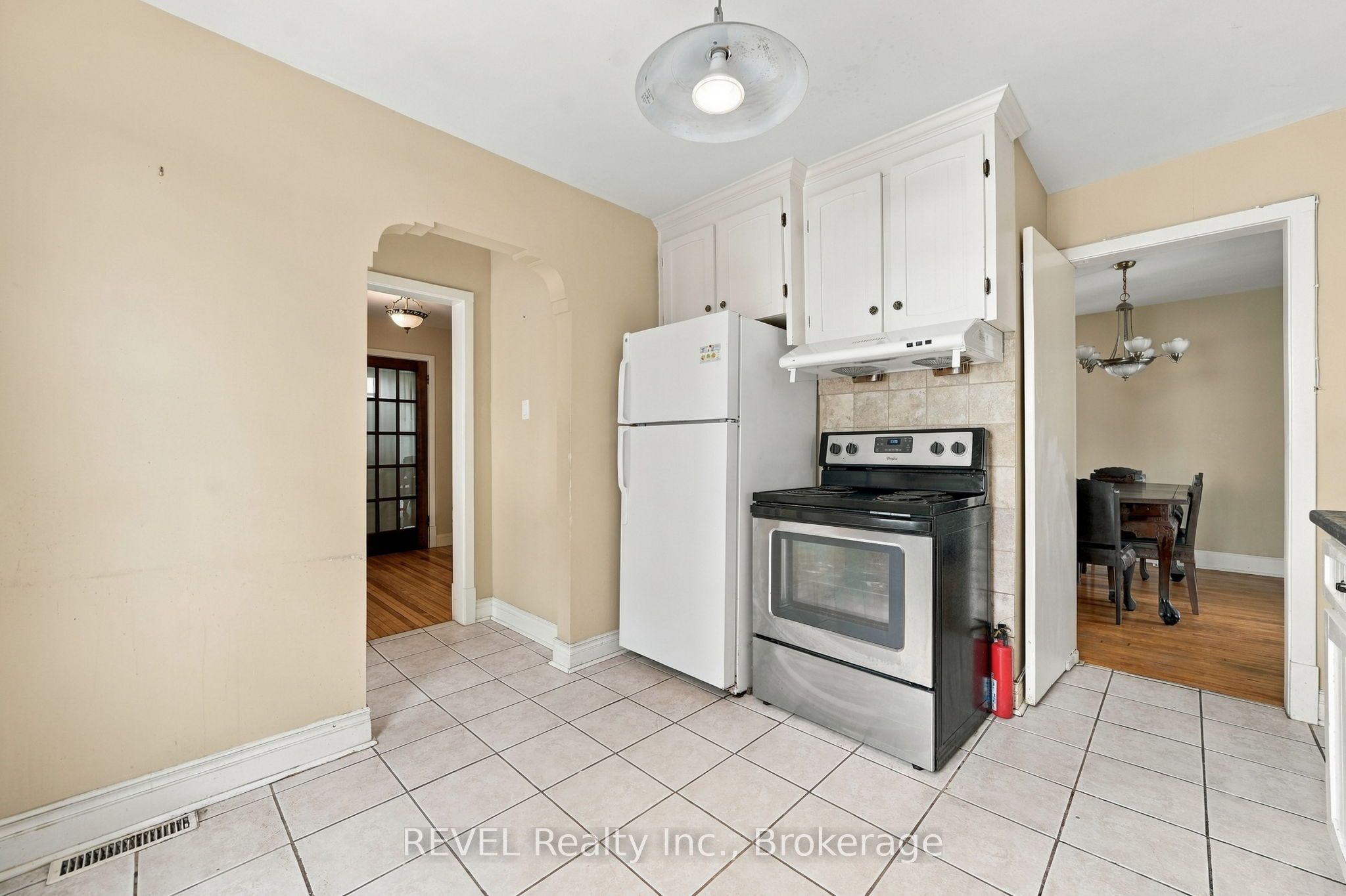 5892 Murray Street Property Photo 10