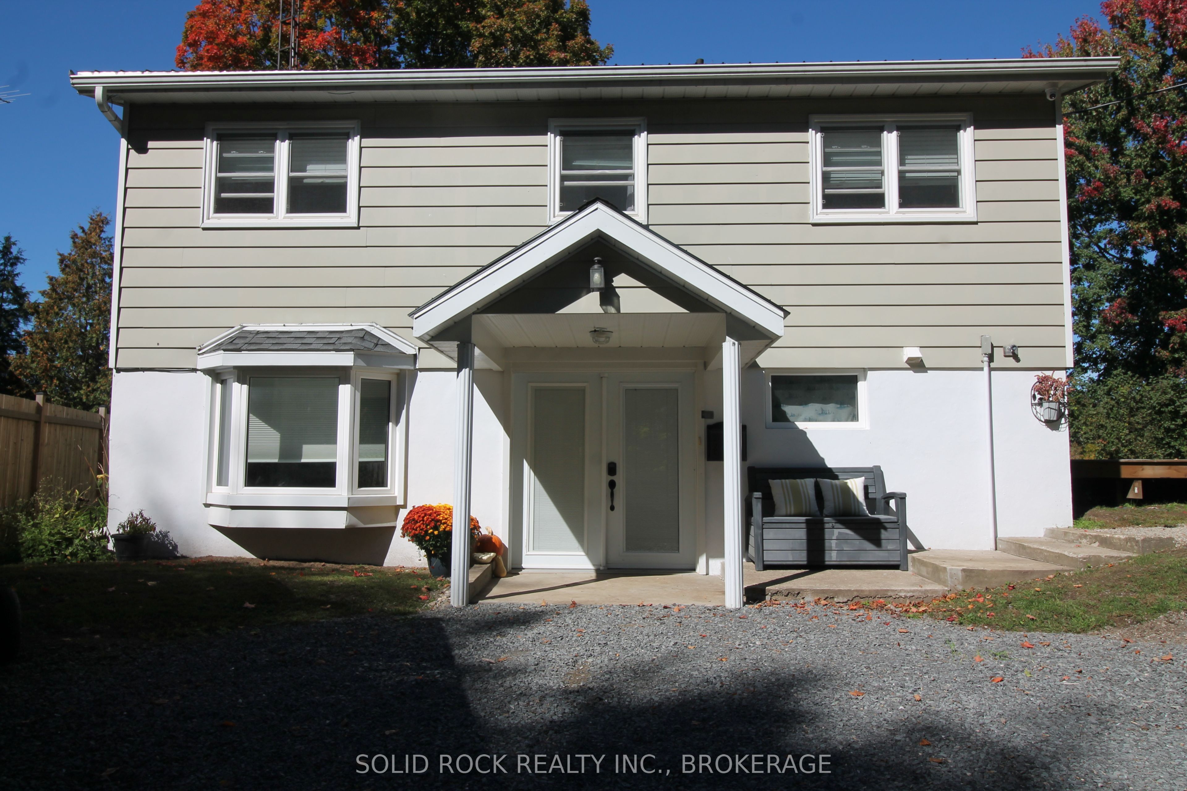 1127 Perry Lane Property Photo 1