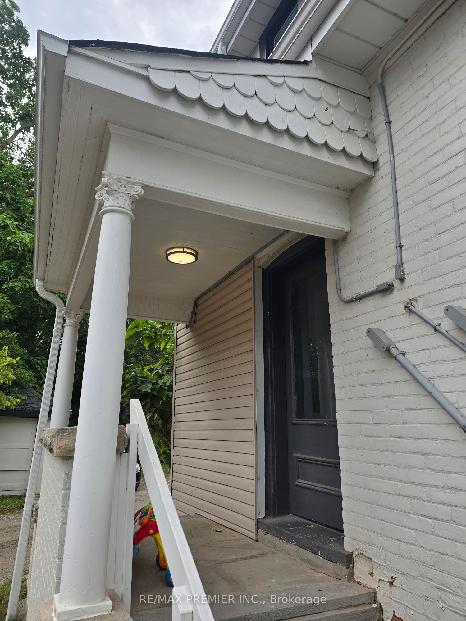 95 Cayuga Street Property Photo 4