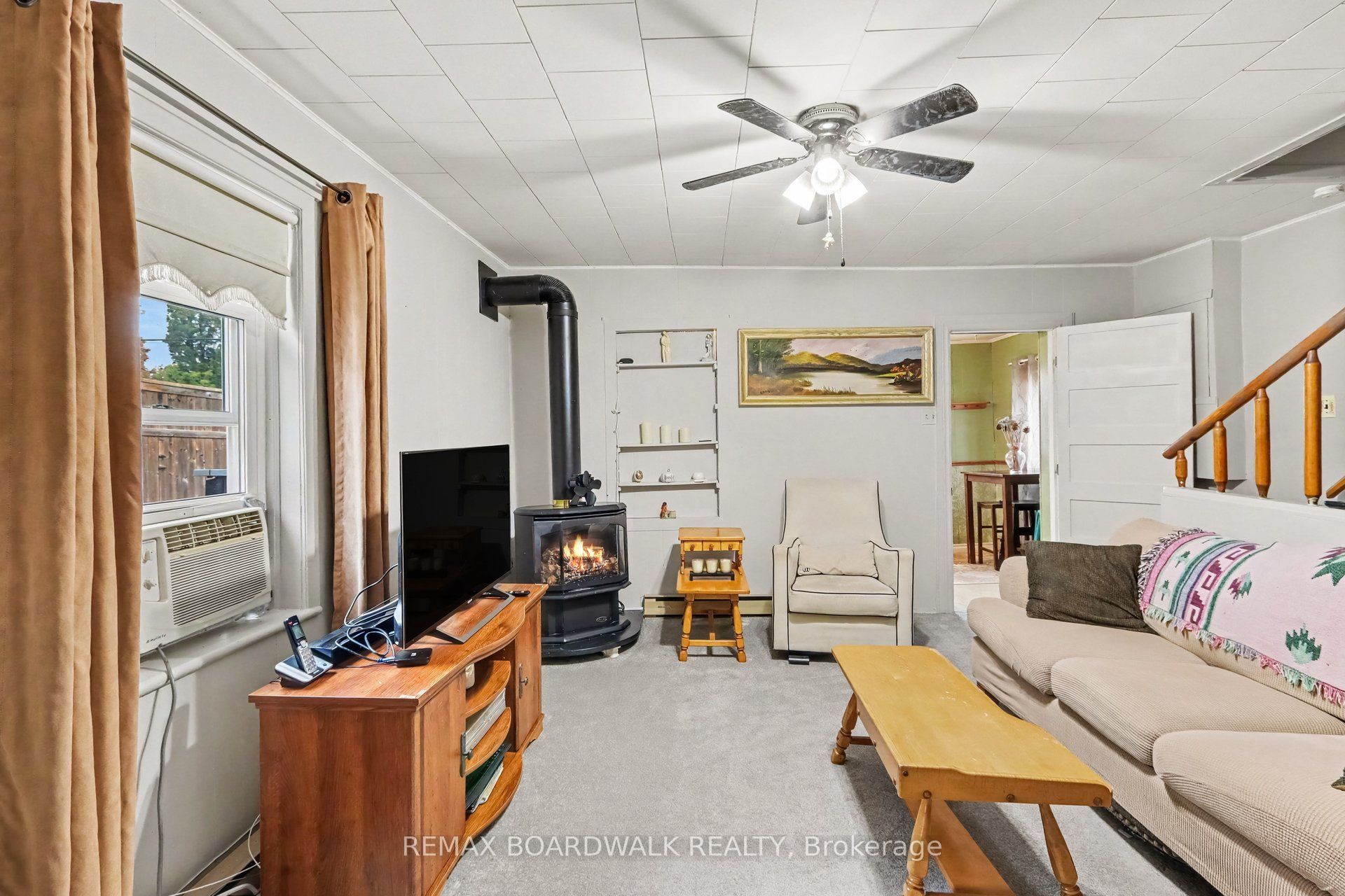 174 Munro Street Property Photo 6