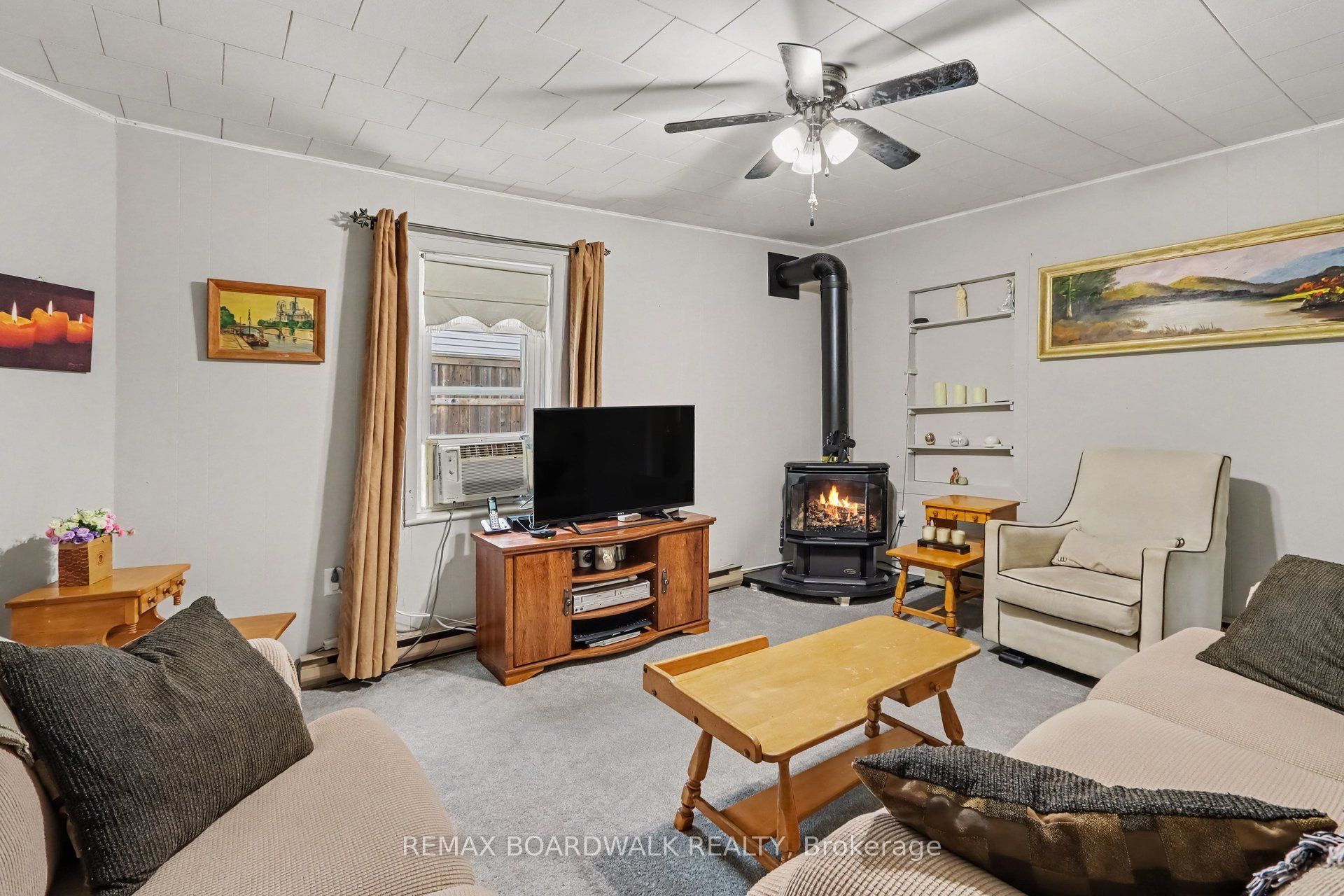 174 Munro Street Property Photo 7