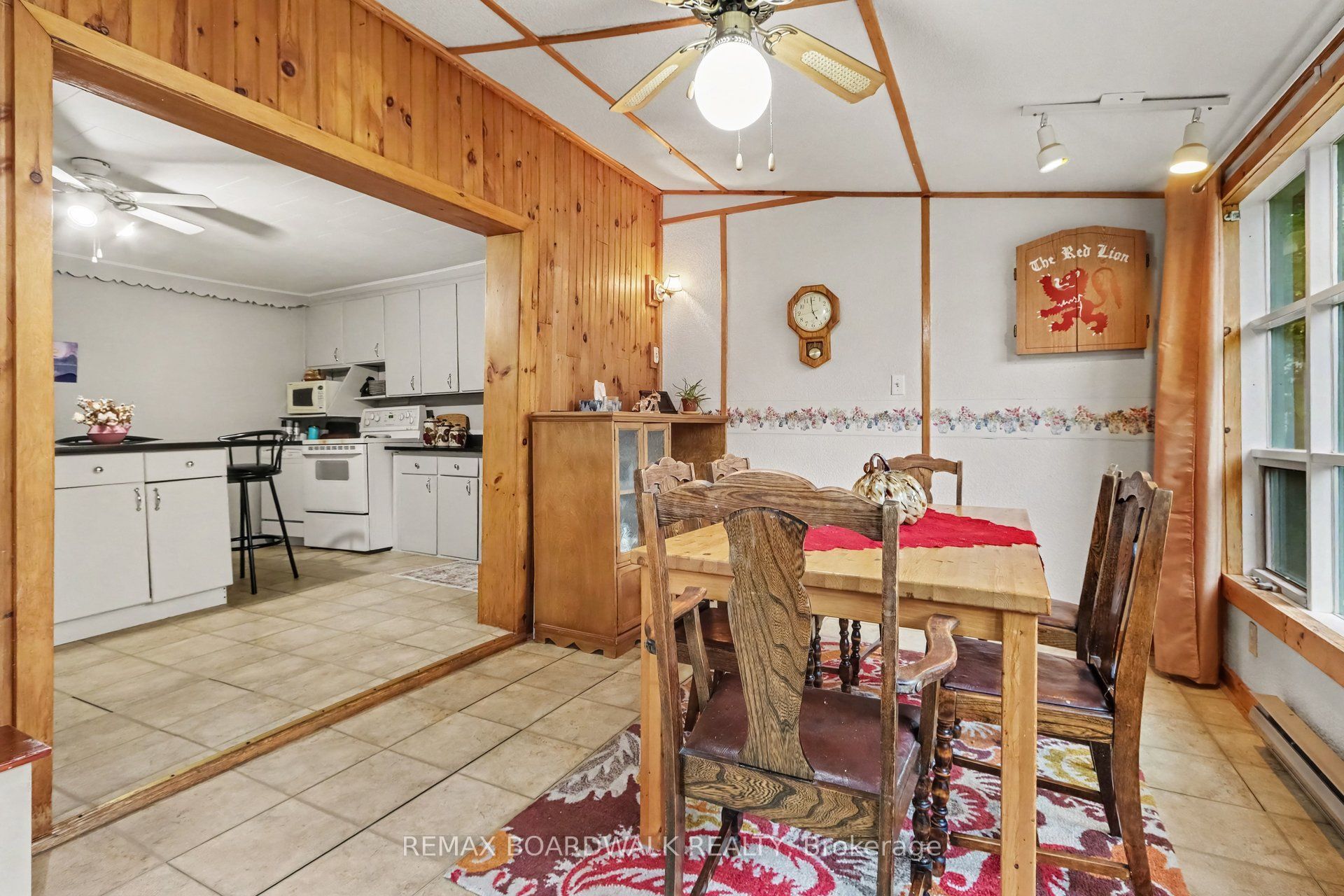 174 Munro Street Property Photo 8