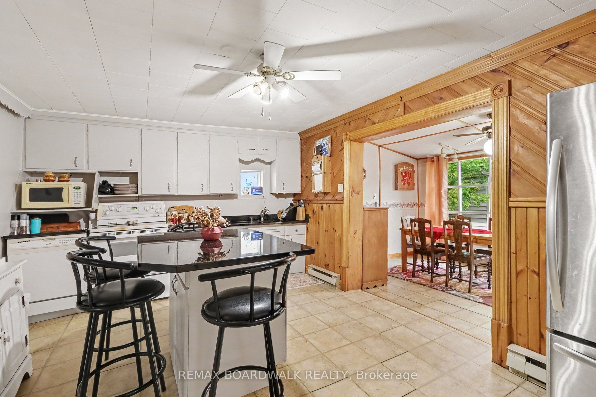 174 Munro Street Property Photo 10