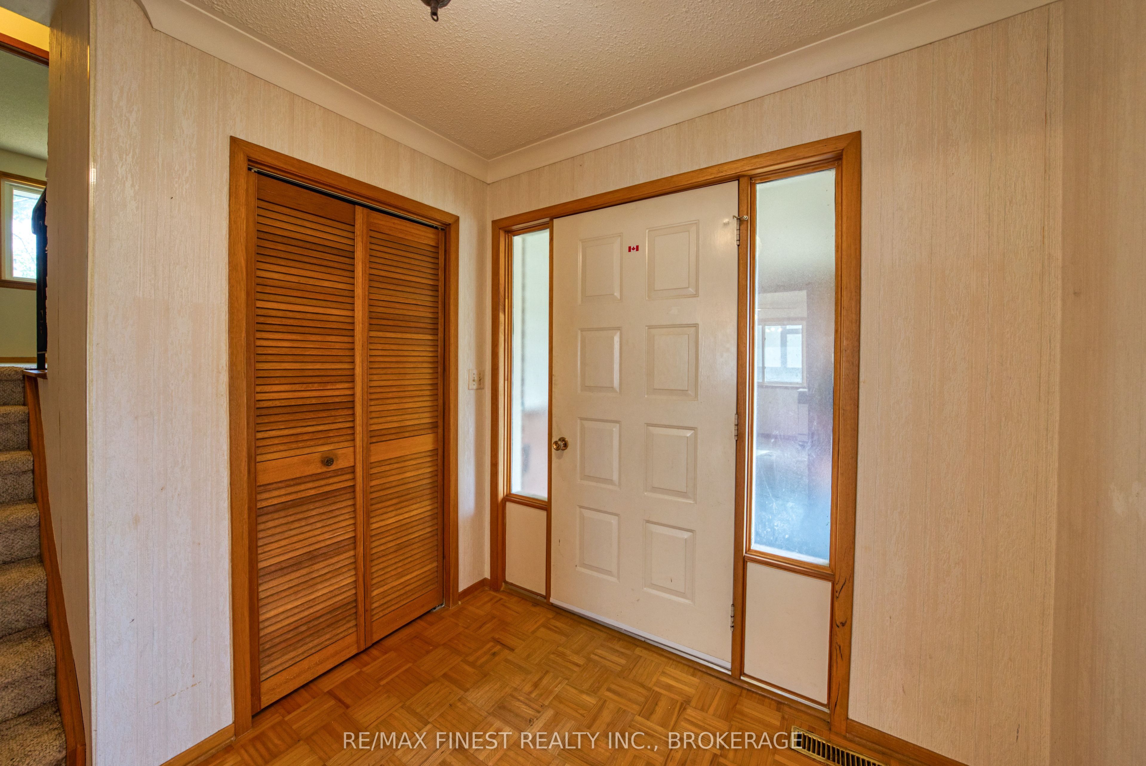 788 Kimberley Street Property Photo 3