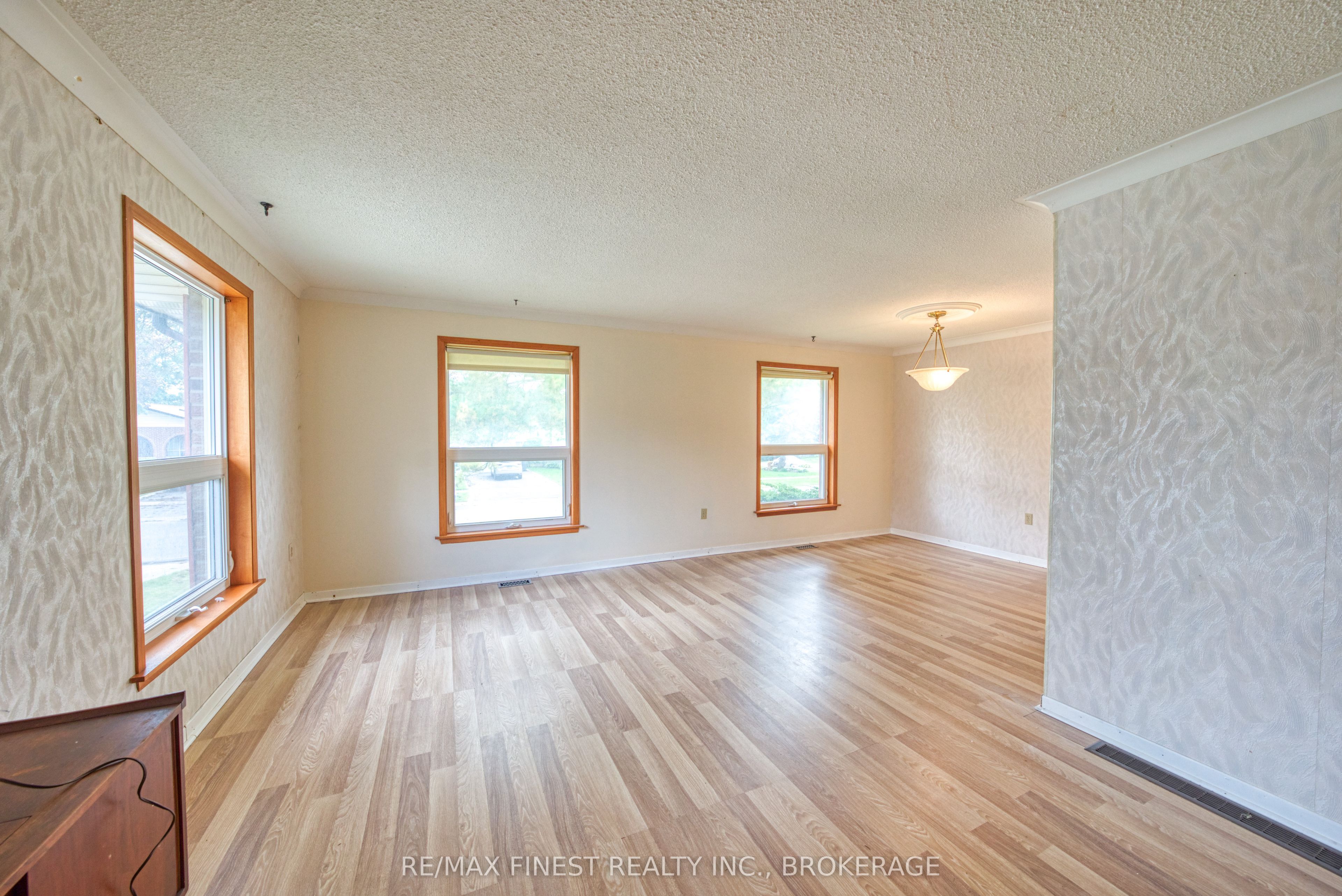 788 Kimberley Street Property Photo 5