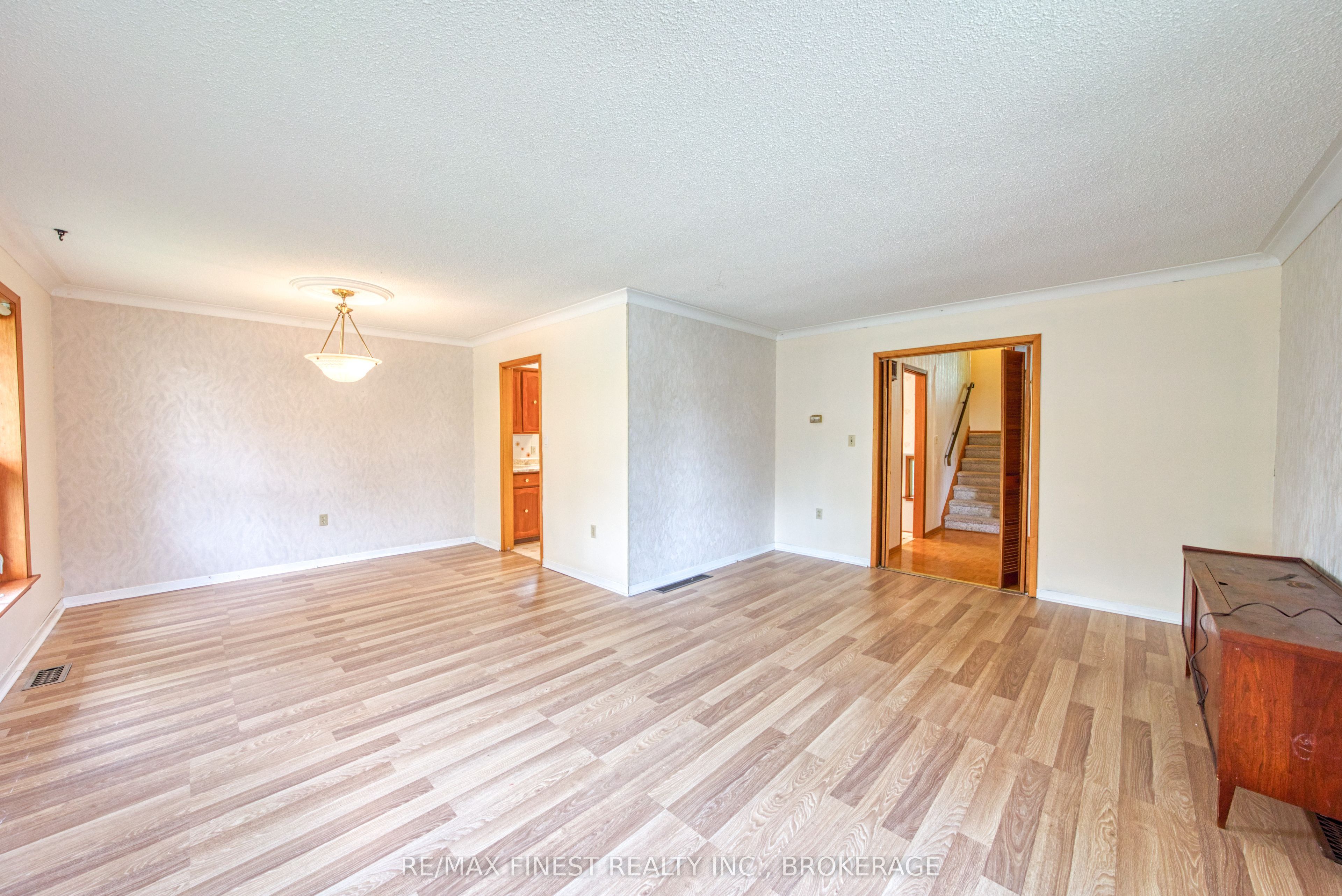 788 Kimberley Street Property Photo 7