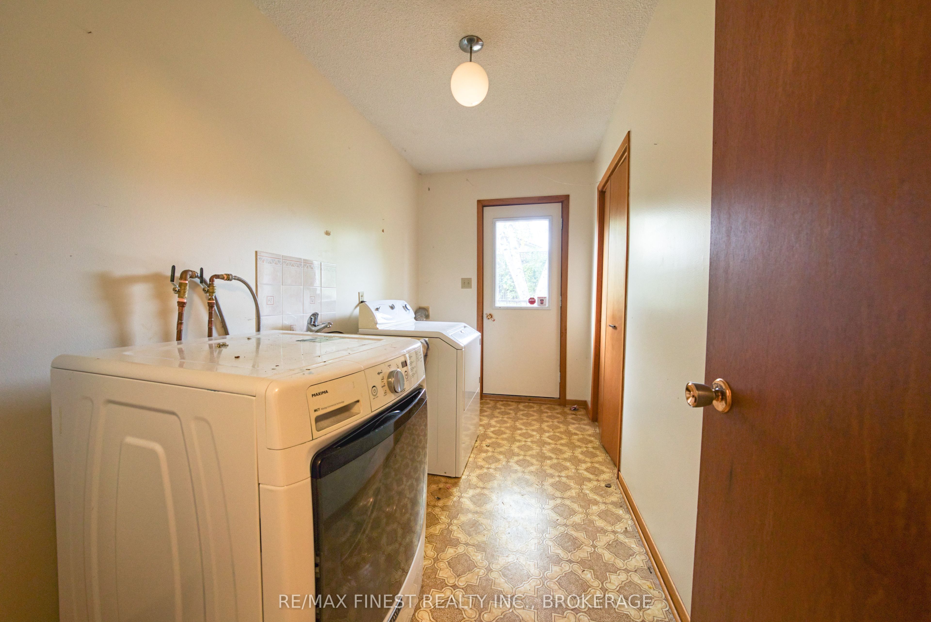 788 Kimberley Street Property Photo 14