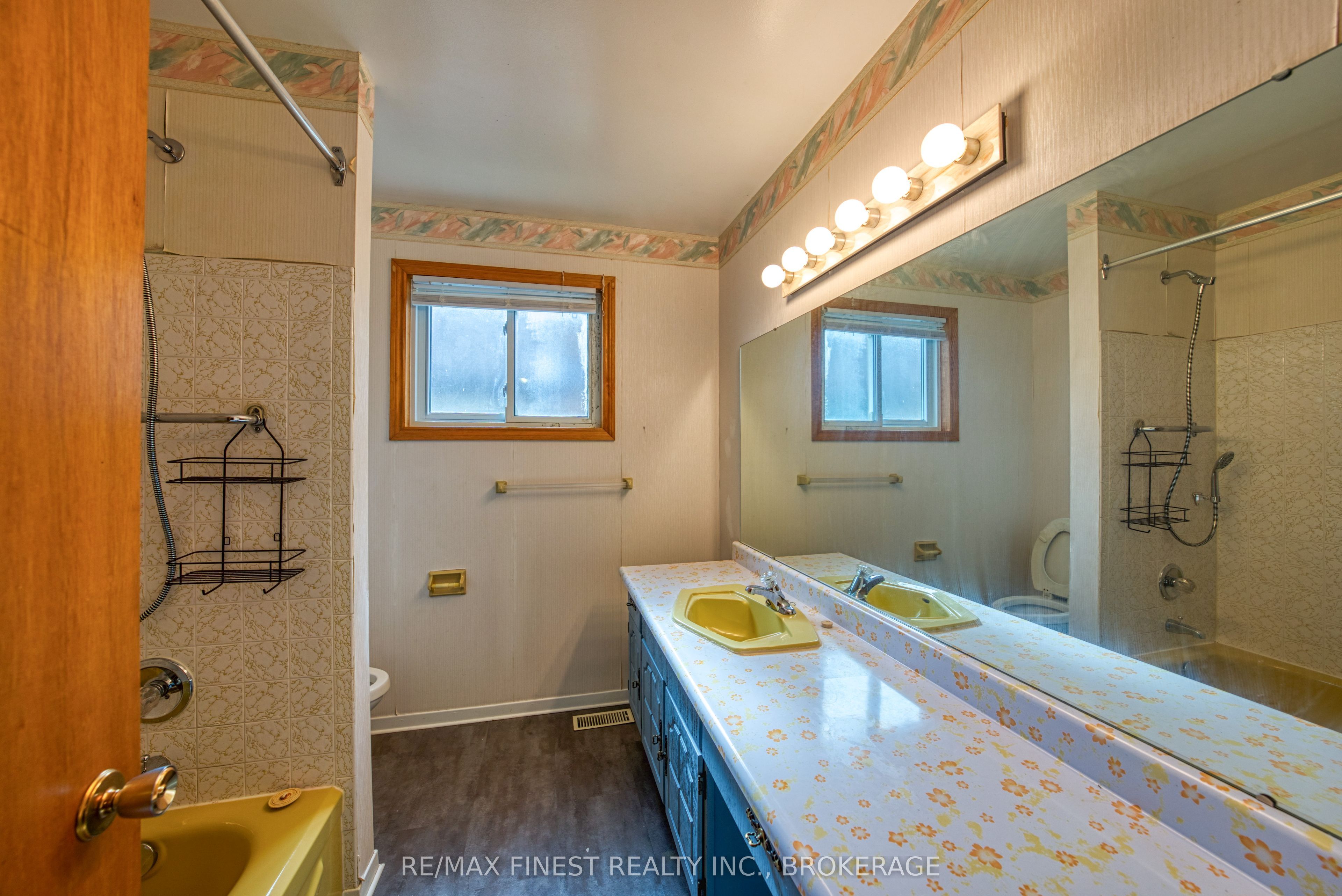 788 Kimberley Street Property Photo 18