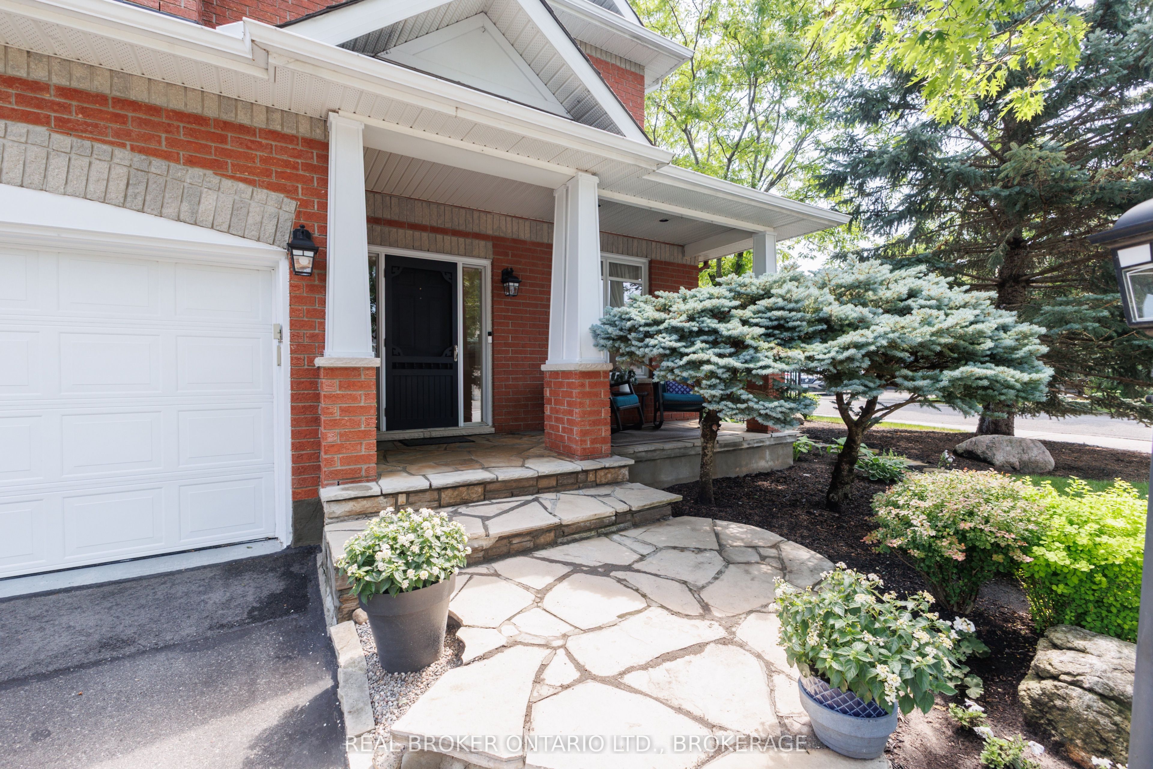11 Redbridge Crescent Property Photo 2
