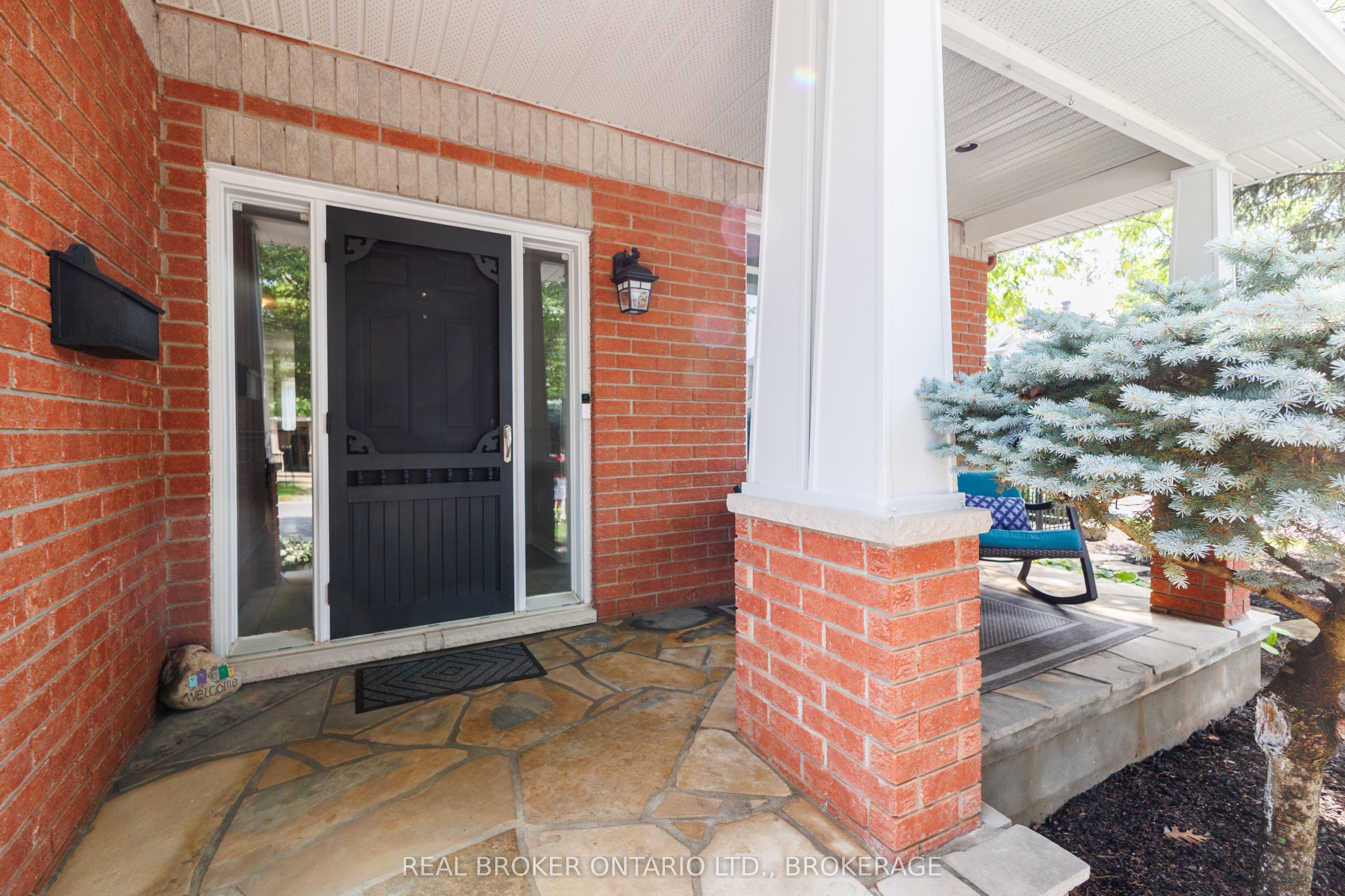 11 Redbridge Crescent Property Photo 3