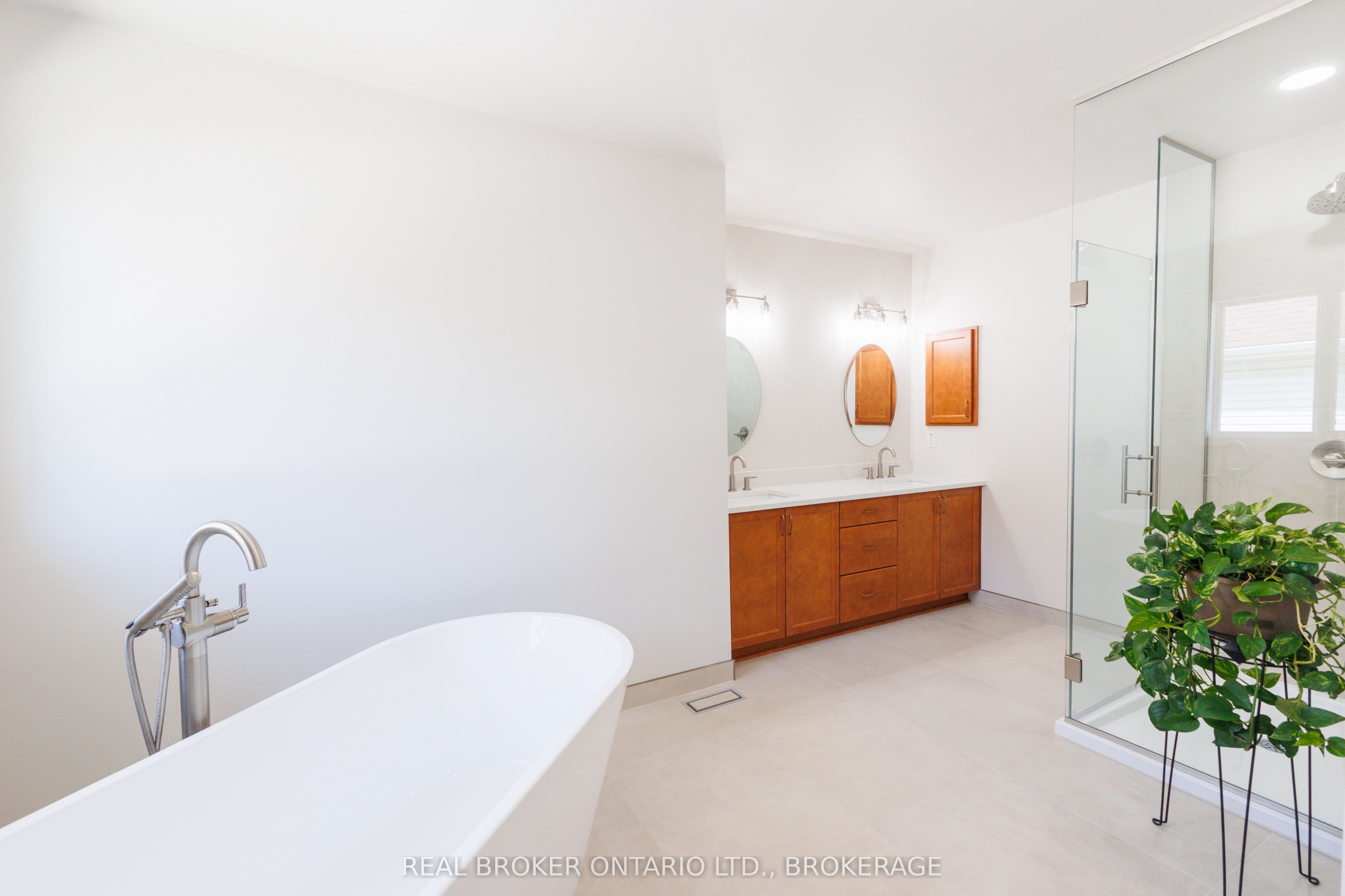 11 Redbridge Crescent Property Photo 35