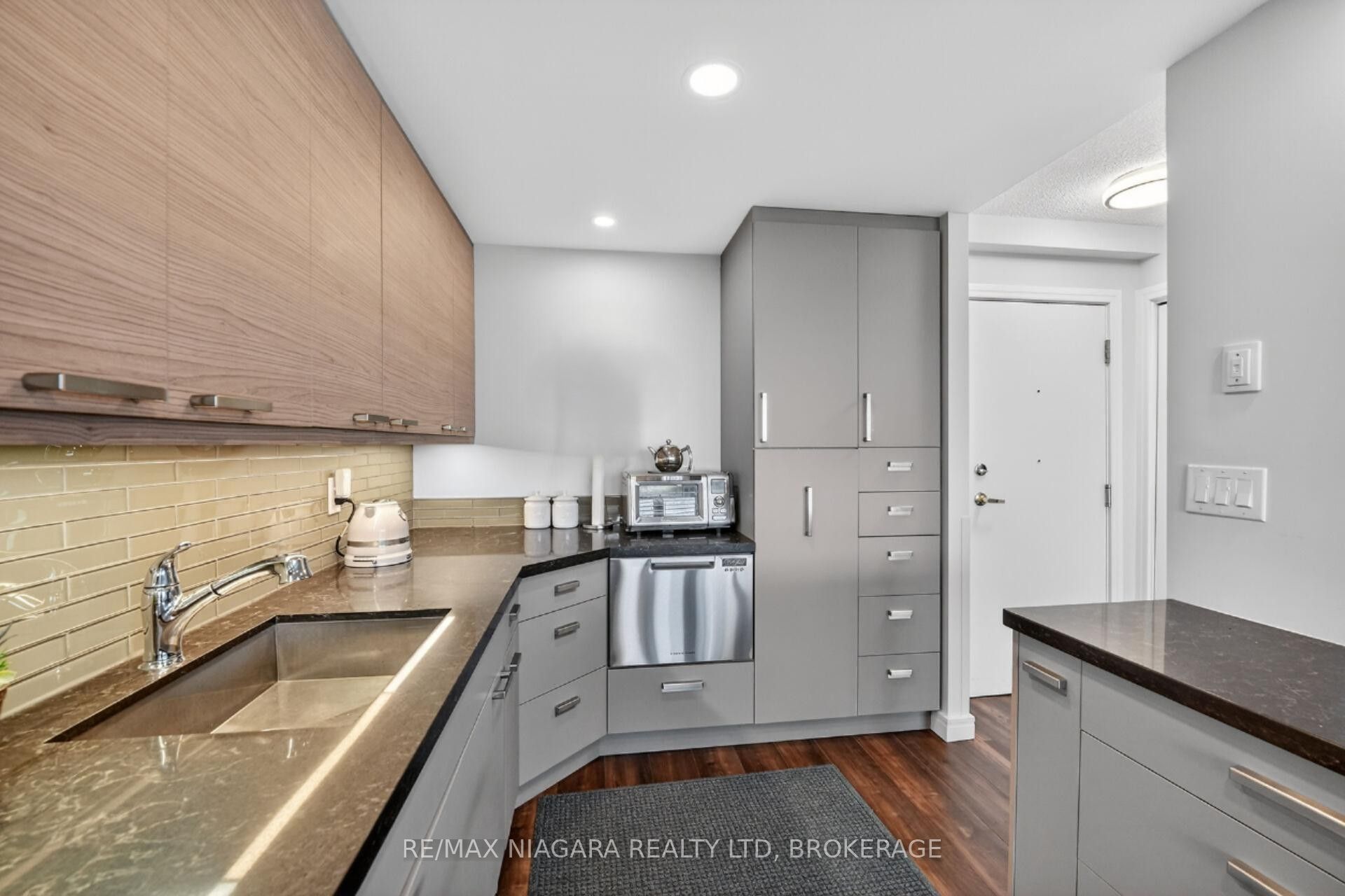 81 Scott Street 711 Property Photo 5