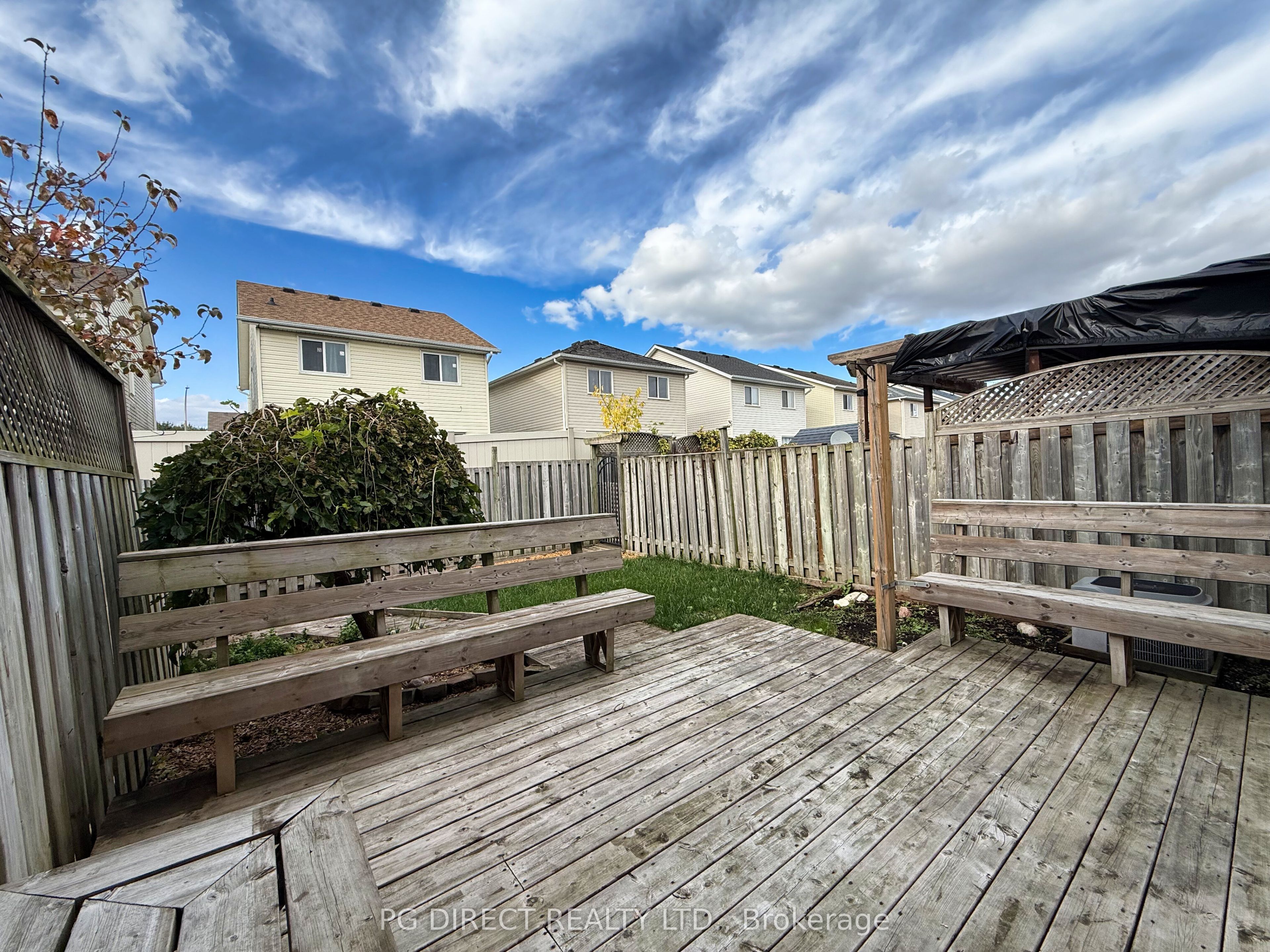 100 Foxglove Crescent Property Photo 16