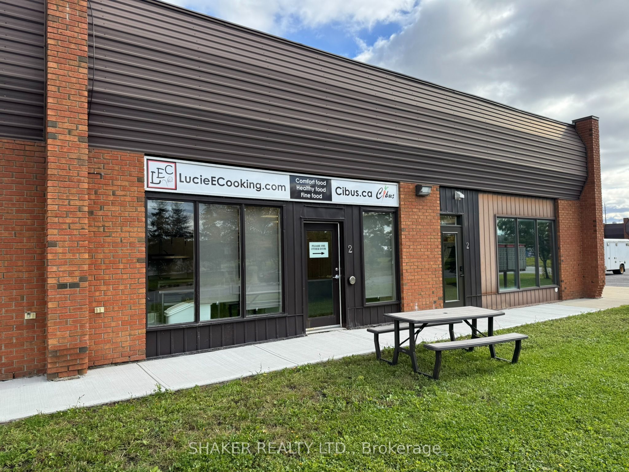 5360 Canotek Road 3
