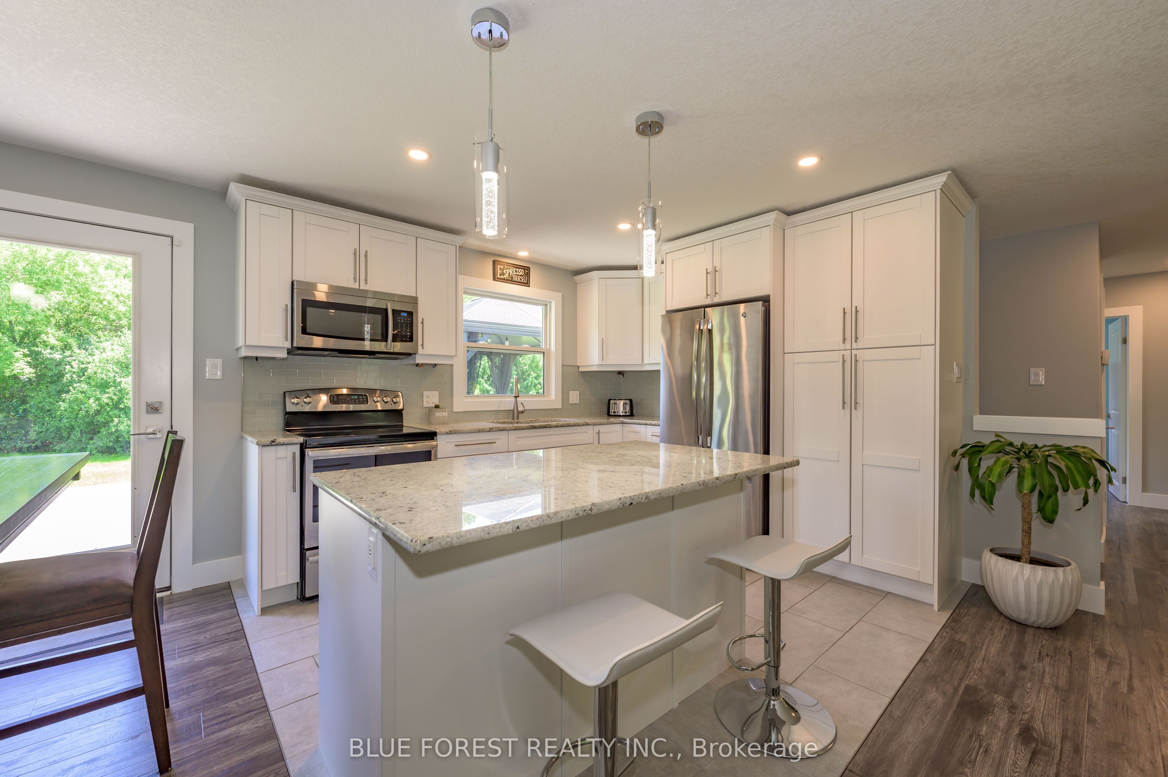 966 Glenbanner Road Property Photo 10