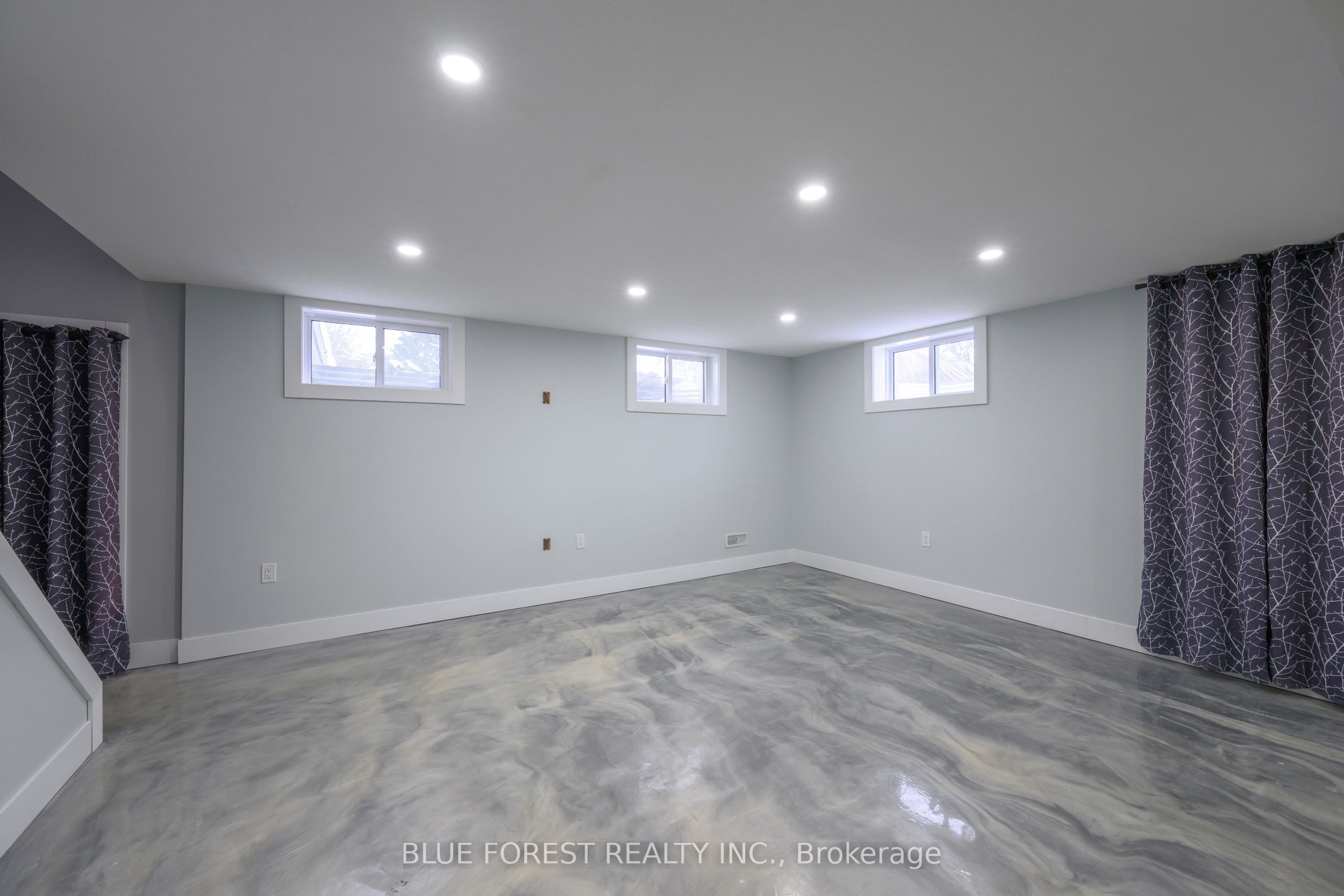 966 Glenbanner Road Property Photo 29