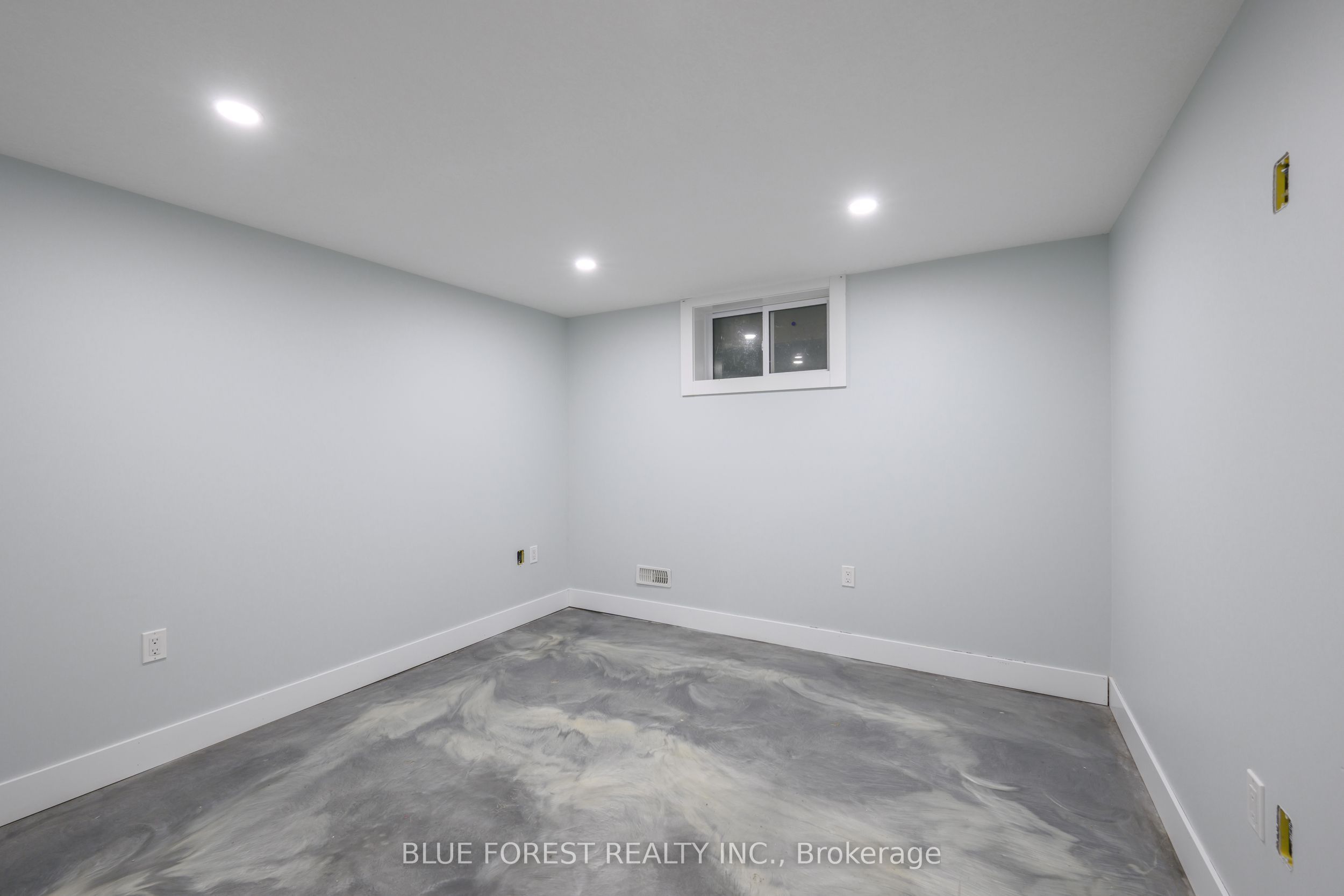 966 Glenbanner Road Property Photo 30