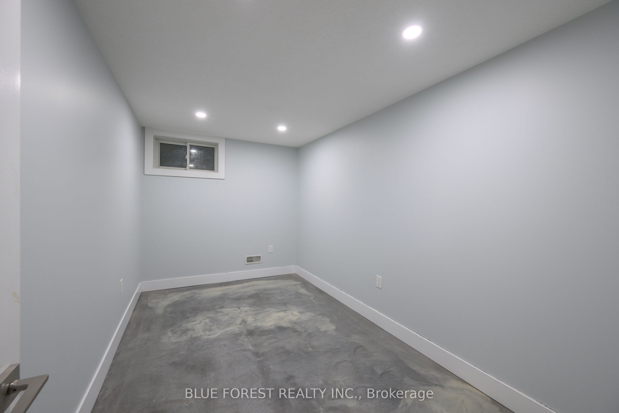 966 Glenbanner Road Property Photo 31