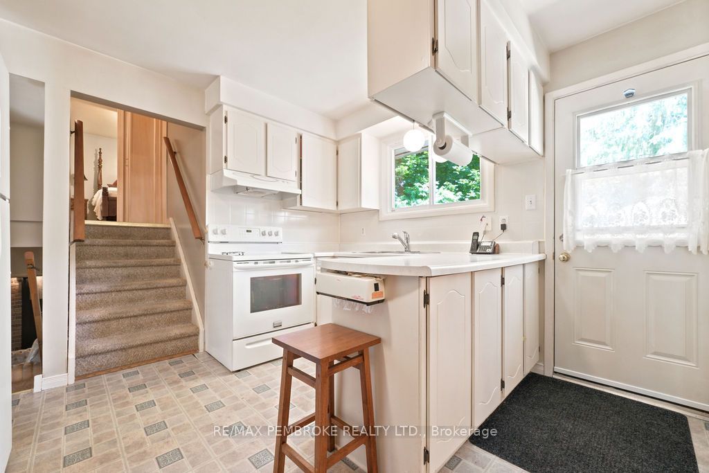 1656 Beachburg Road Property Photo 17